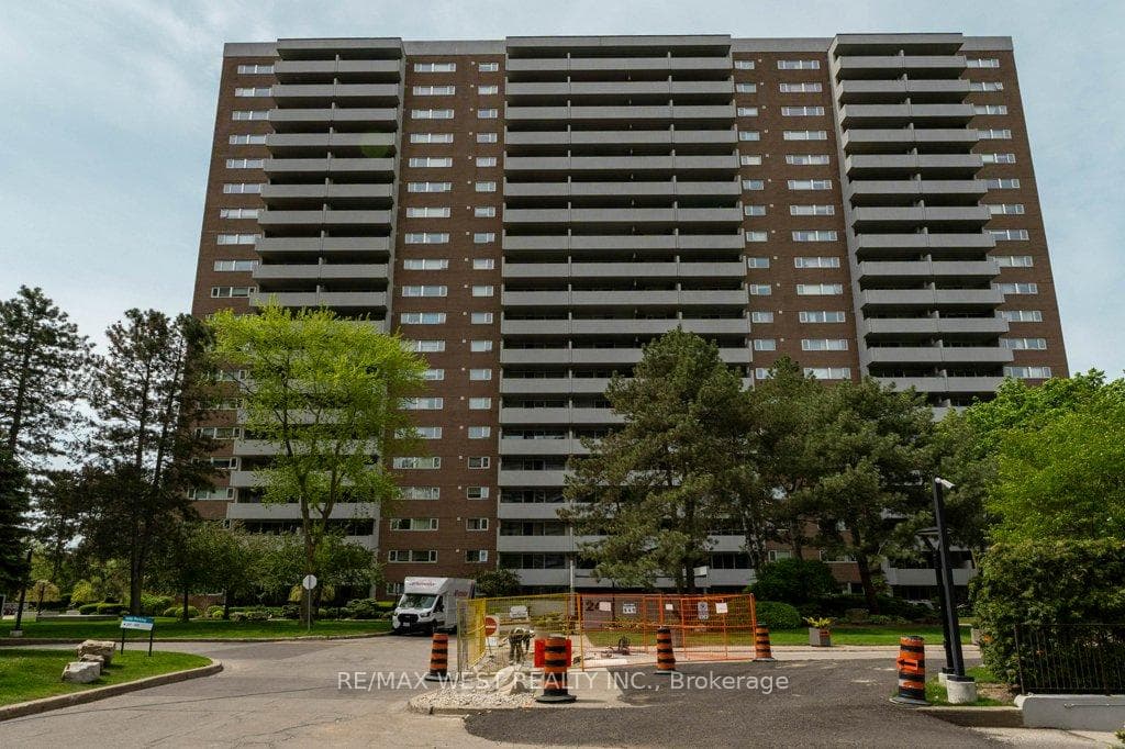 240 Scarlett Road Unit 807, Keelesdale / Eglinton West, ON M6N 4X4 - Photo 1