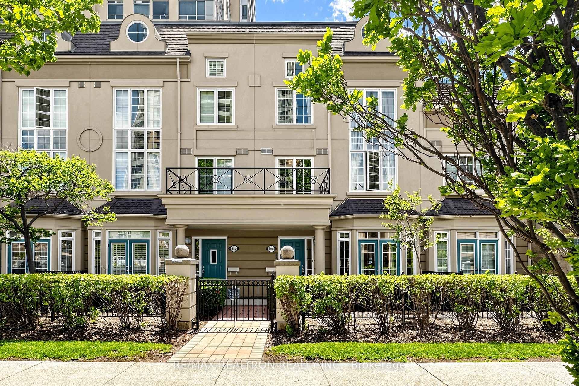 3 Rean Drive Unit Th16, Hillcrest Village / Bayview Village, ON M2K 3C2 - Photo 1