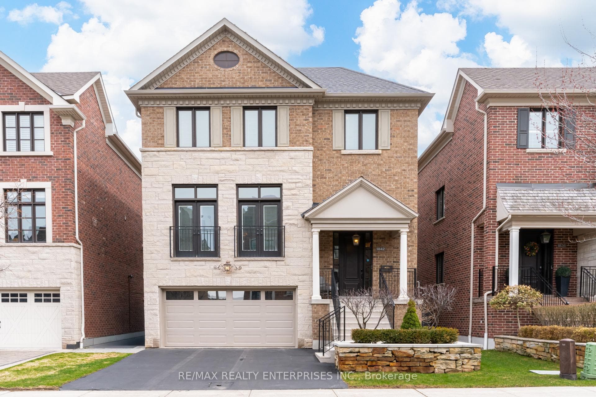 1842 Pagehurst Avenue, Mississauga