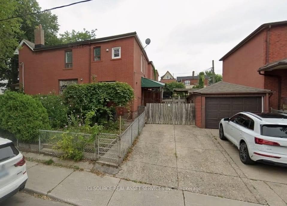 29 Via Italia N/A Unit Basement, Keelesdale / Eglinton West, ON M6H 3R4 - Photo 1