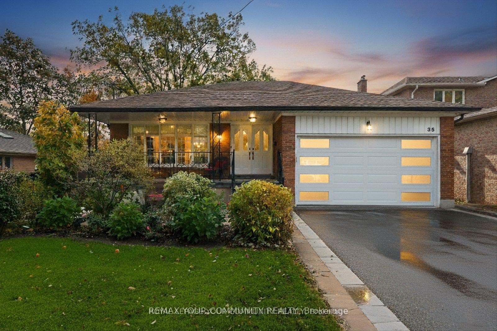 35 Sunvale Drive, Etobicoke (Kingsview Village / Humber Heights), ON M9R 1Z4 - Photo 1