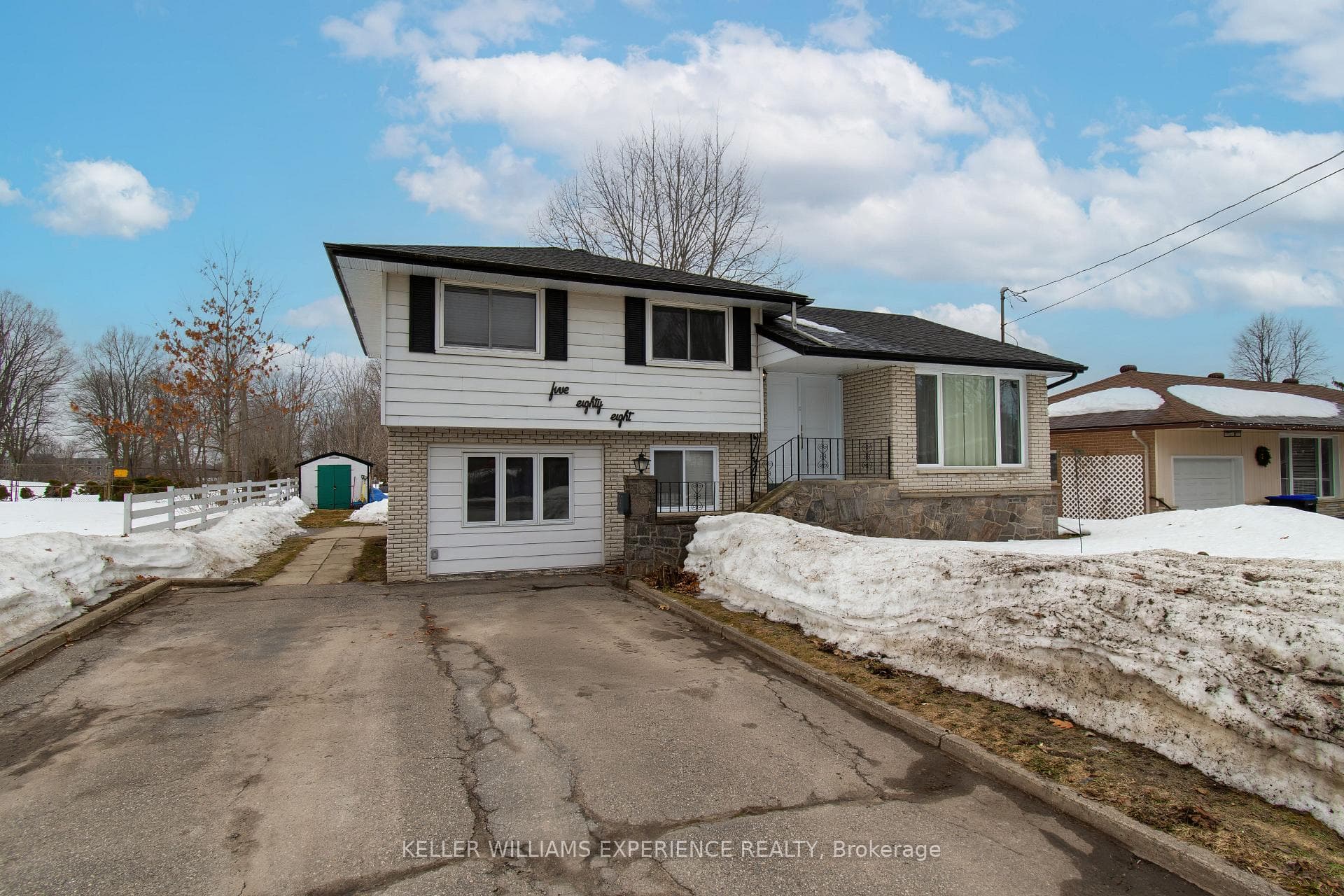 588 Manly Street, Midland, ON L4R 3G3 - Photo 1