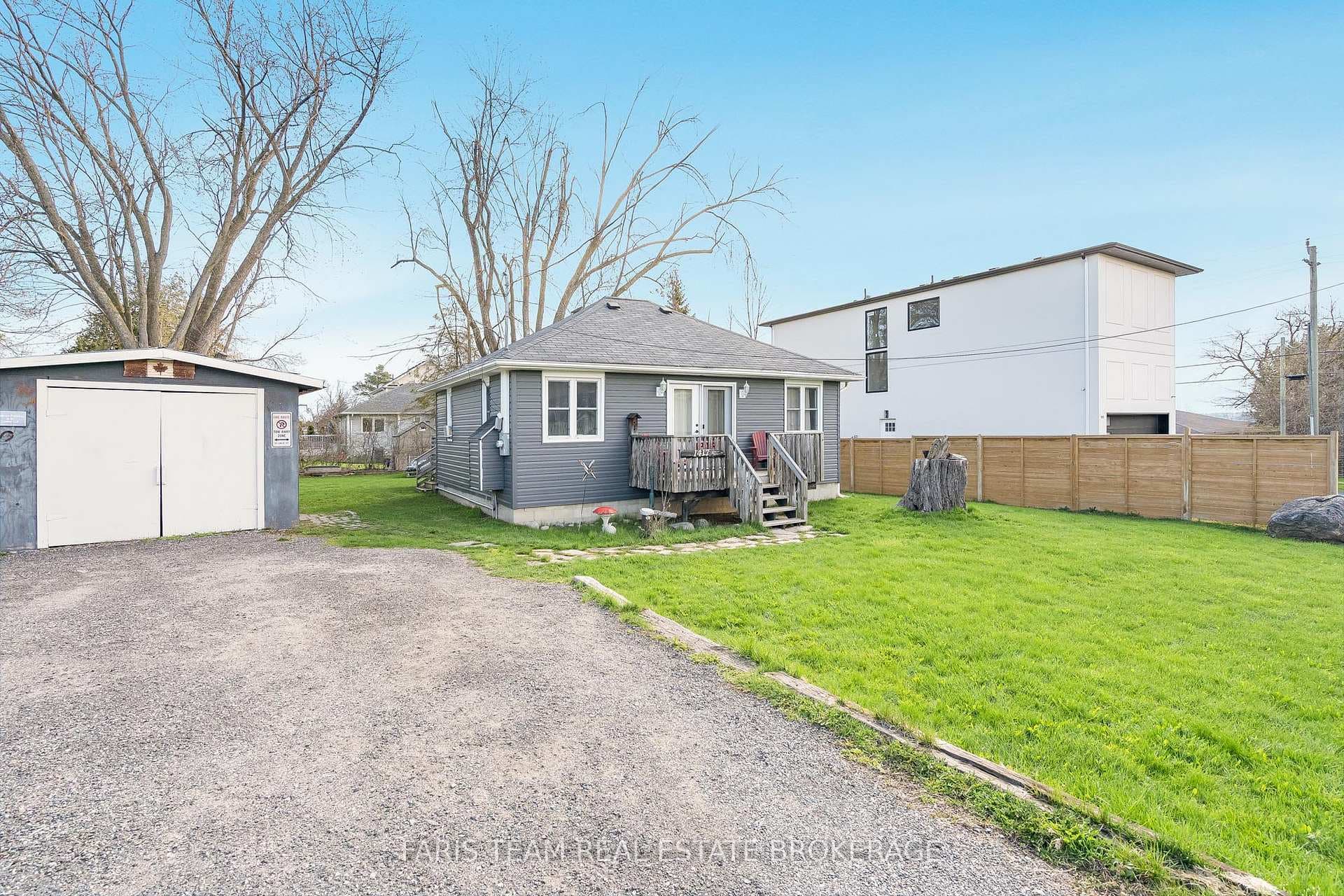 1417 Maple Way, Innisfil, ON L0L 1C0 - Photo 1