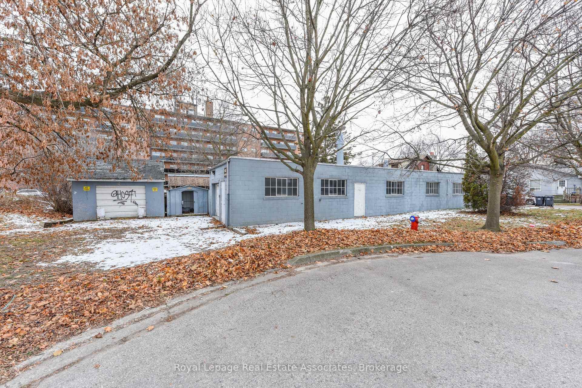 1089 Seneca Avenue Unit #Rear, Mississauga, ON L5G 3X4 - Photo 1