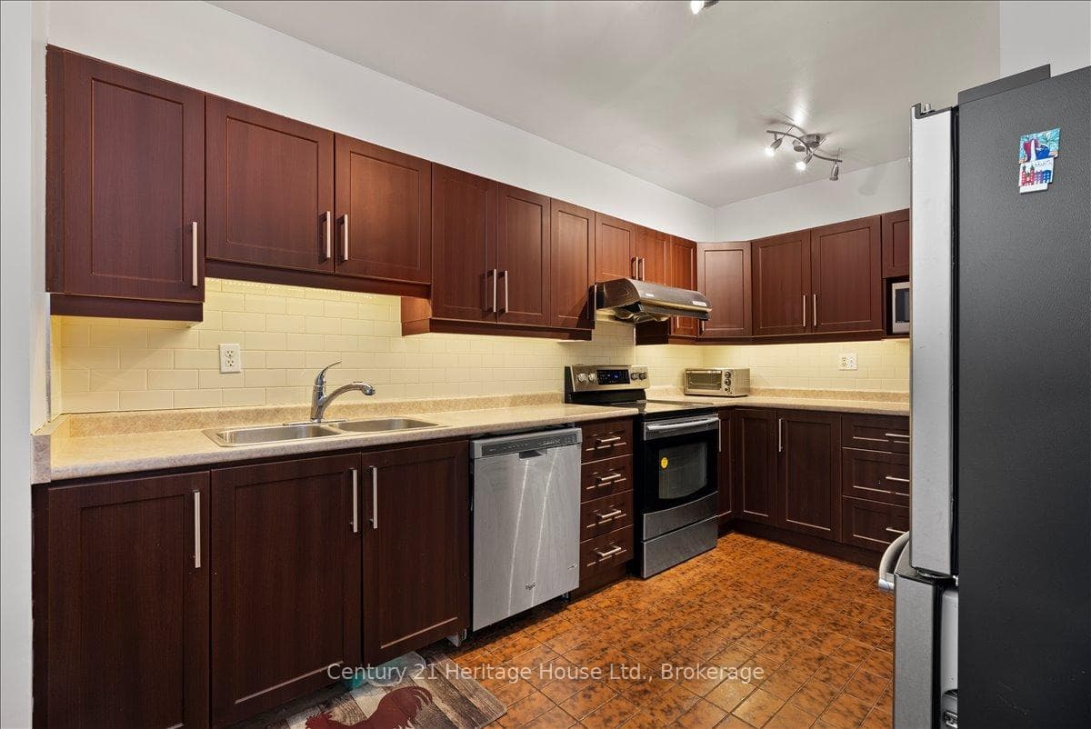 45 Carlton Street Unit 609, Regent Park / Cabbagetown / St. James Town, ON M5B 2H9 - Photo 1