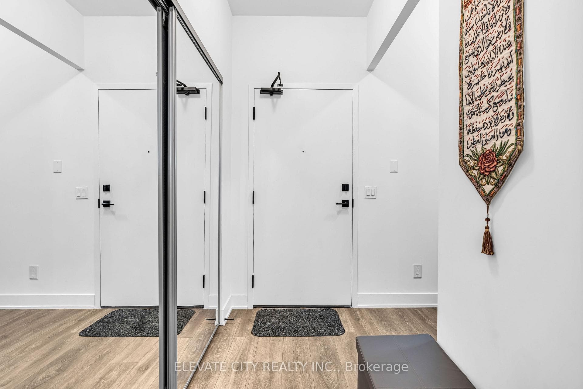 2489 Taunton Road Unit 219, Oakville, ON L6H 3R9 - Photo 1