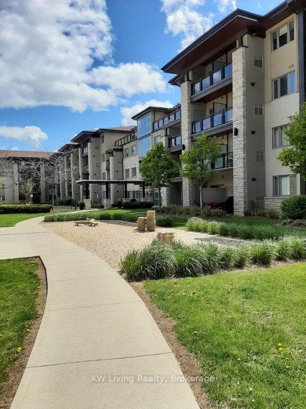 570 Lolita Gardens Unit 441, Mississauga, ON L5A 0A1 - Photo 1
