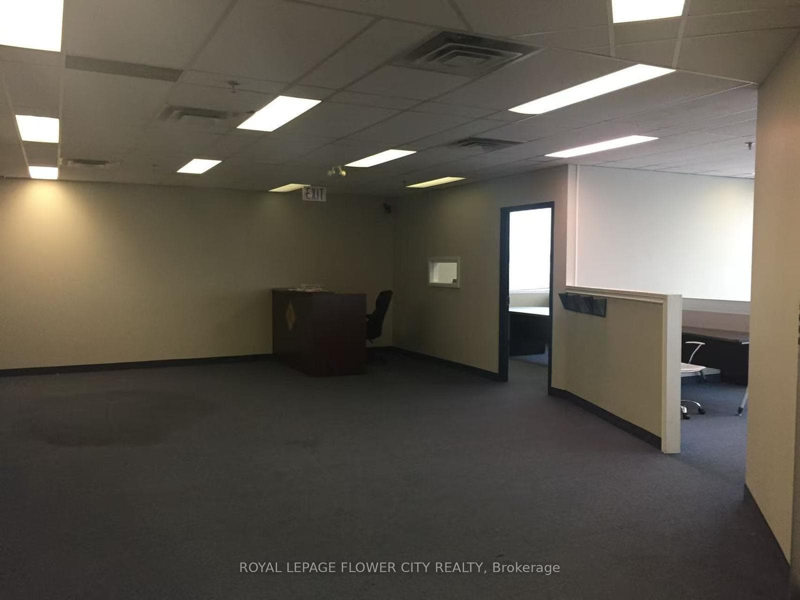 2800 Skymark Avenue Unit 306, Mississauga, ON L4W 5A6 - Photo 1