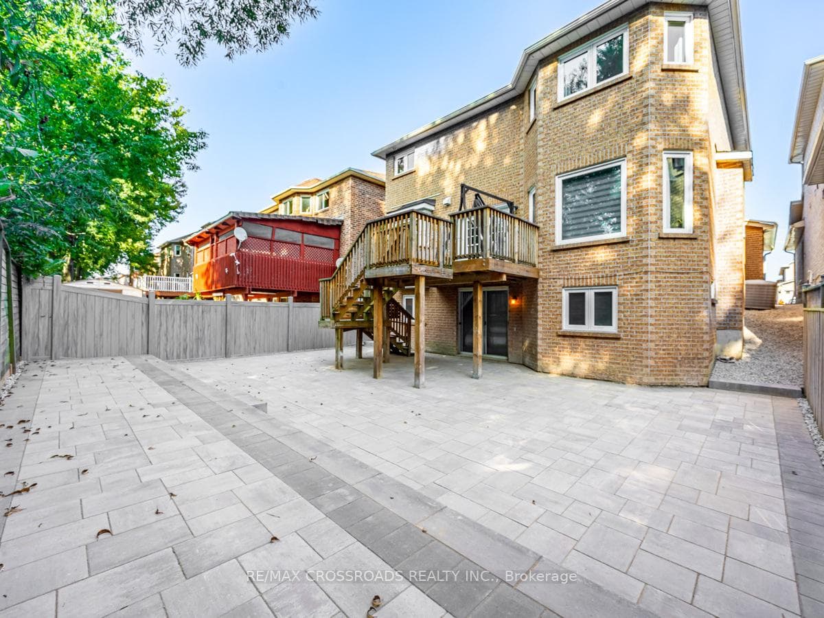 59 Bonnydon Crescent, Toronto E11