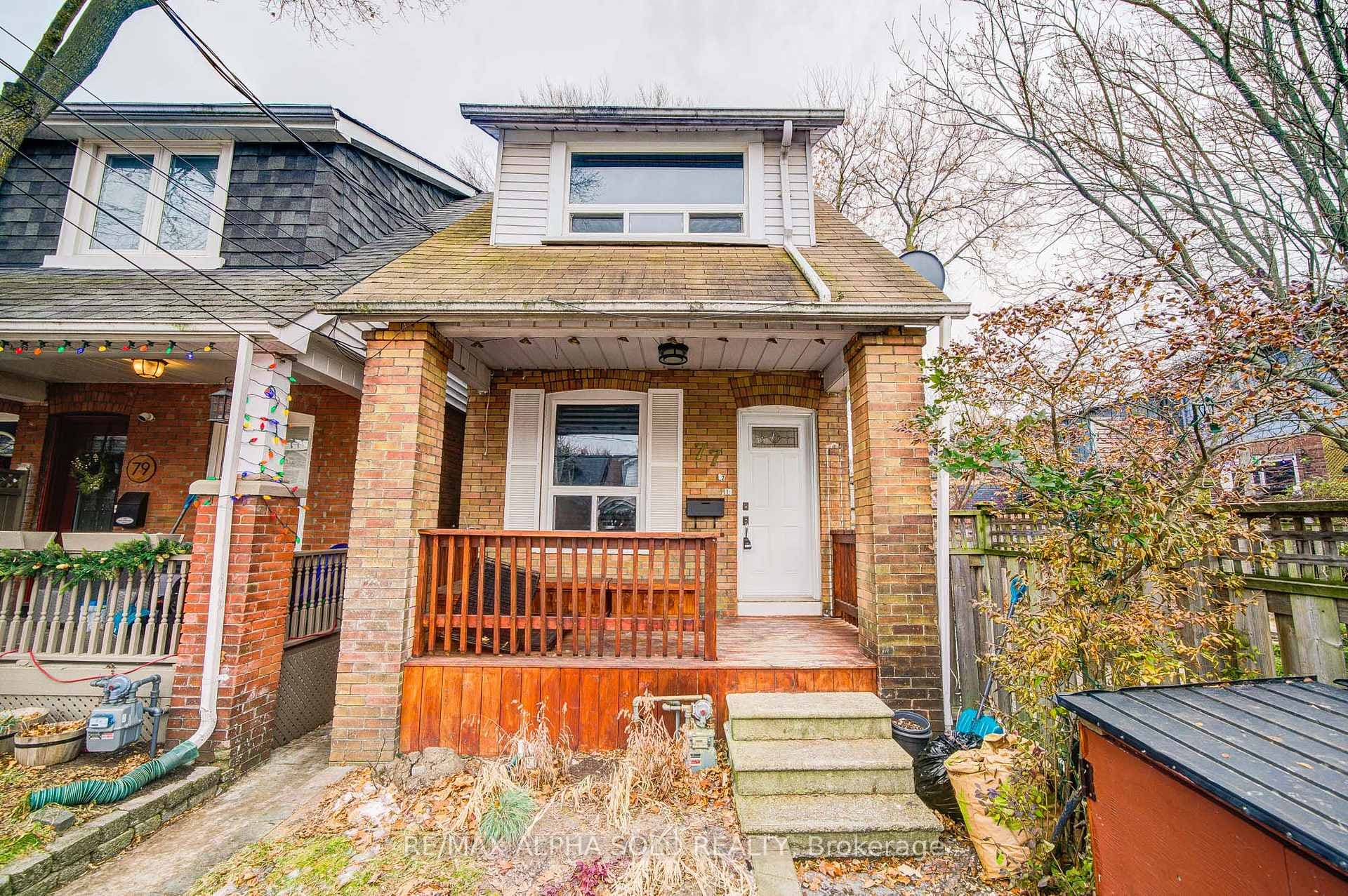 Upper Level 77 Newmarket Avenue Unit Upper, The Beaches / Upper Beaches, ON M4C 1W1 - Photo 1