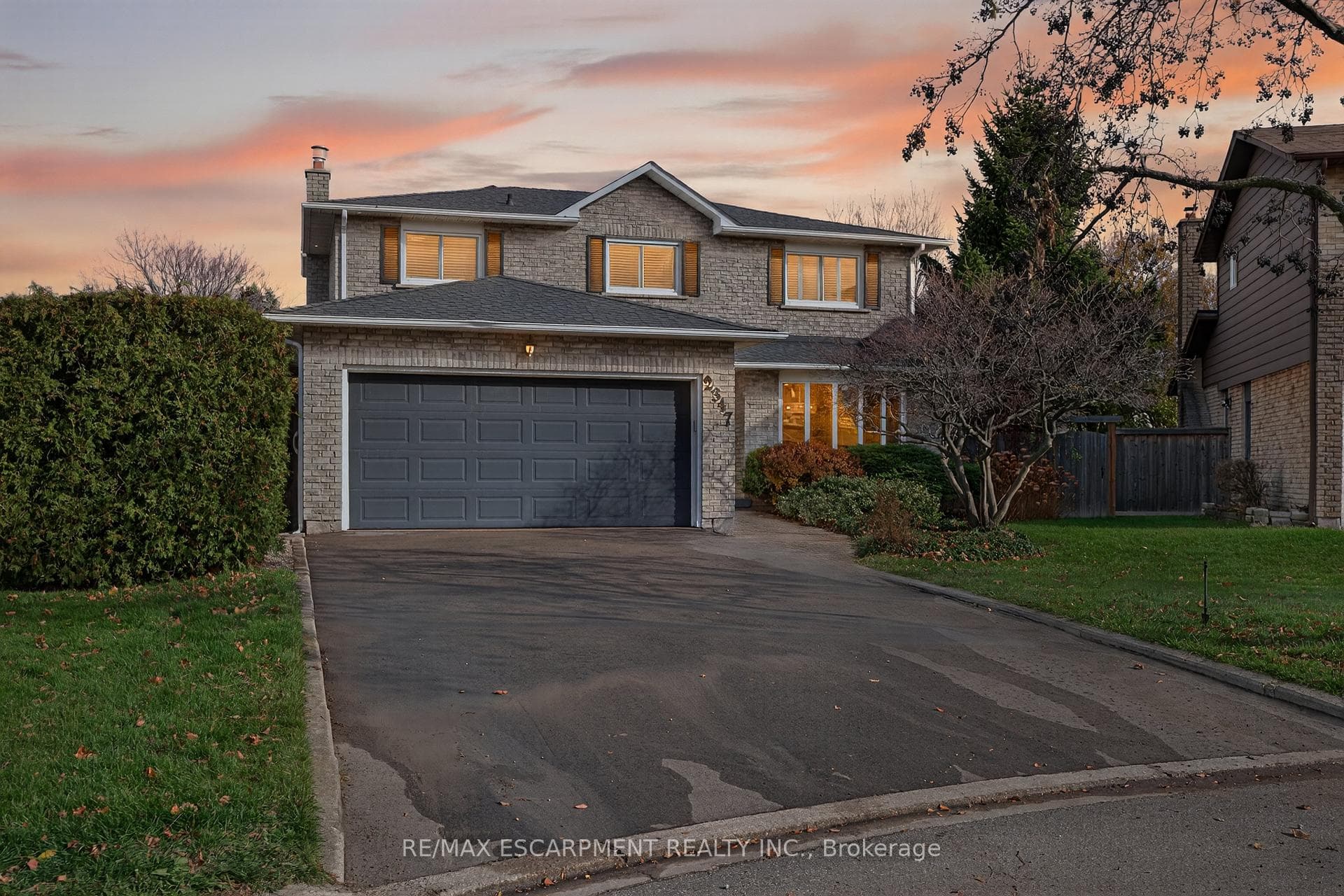 2347 Tweedsmuir Court, Burlington, ON L7P 4K9 - Photo 1