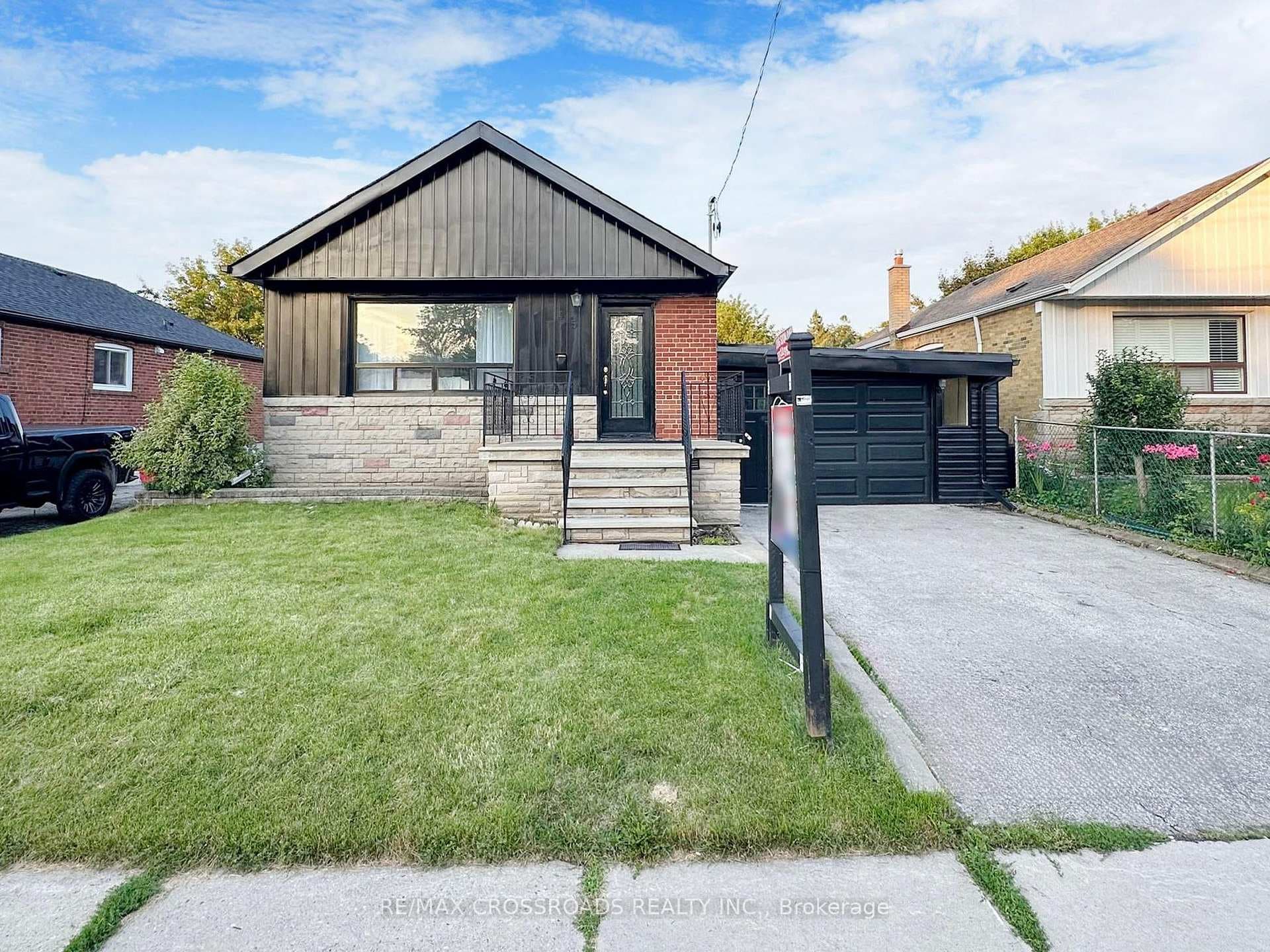 45 Blaisdale Road, Dorset Park / Kennedy Park, ON M1P 1V9 - Photo 1