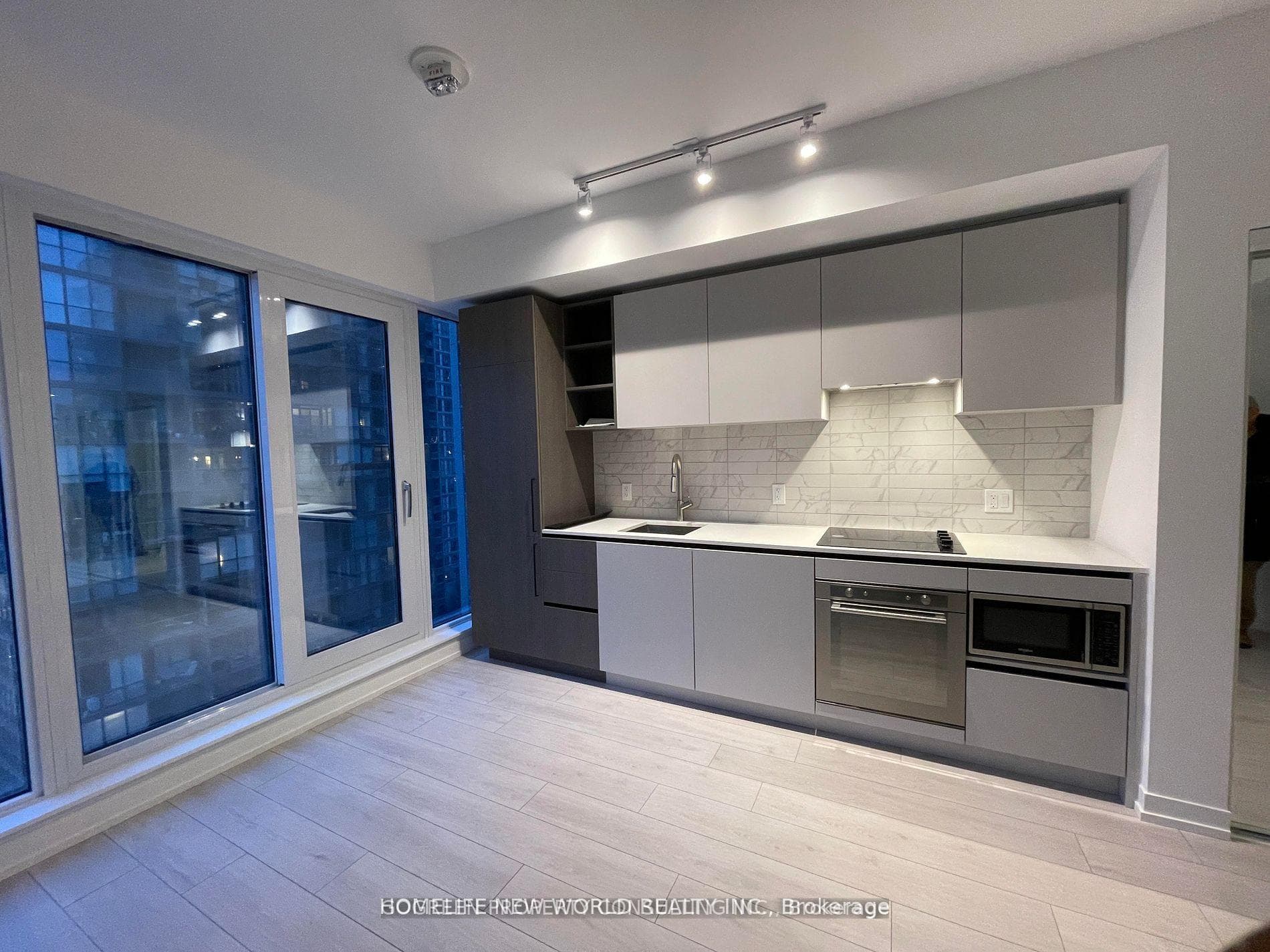 55 Mercer Street Unit 2003, Downtown Toronto / Waterfront, ON M5V 0W4 - Photo 1