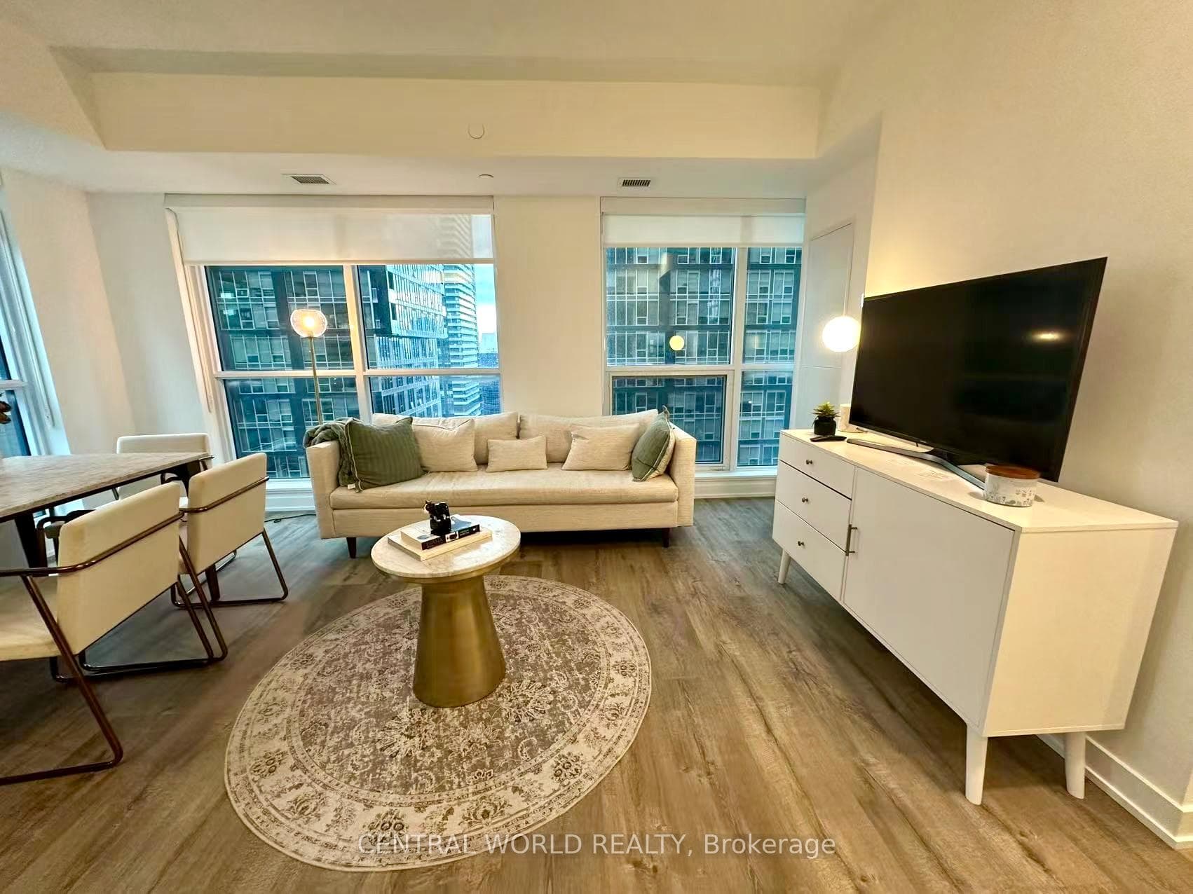 327 King Street Unit 2202, Downtown Toronto / Waterfront, ON M5V 0W7 - Photo 1