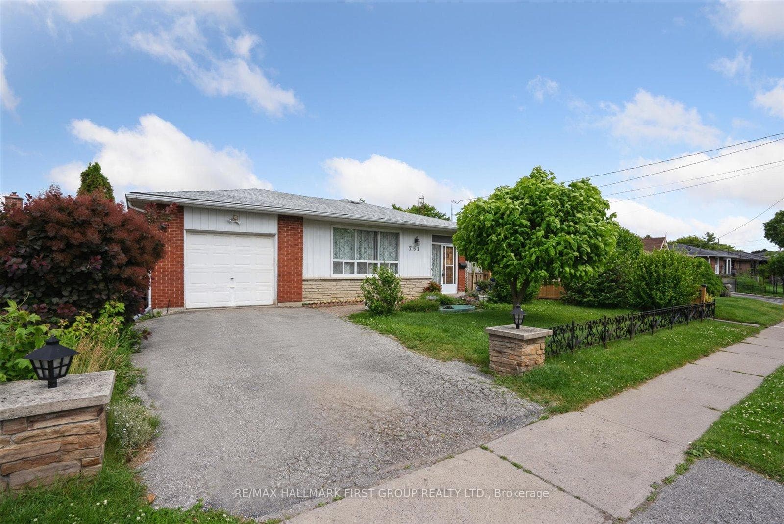 751 West Shore Boulevard, Pickering