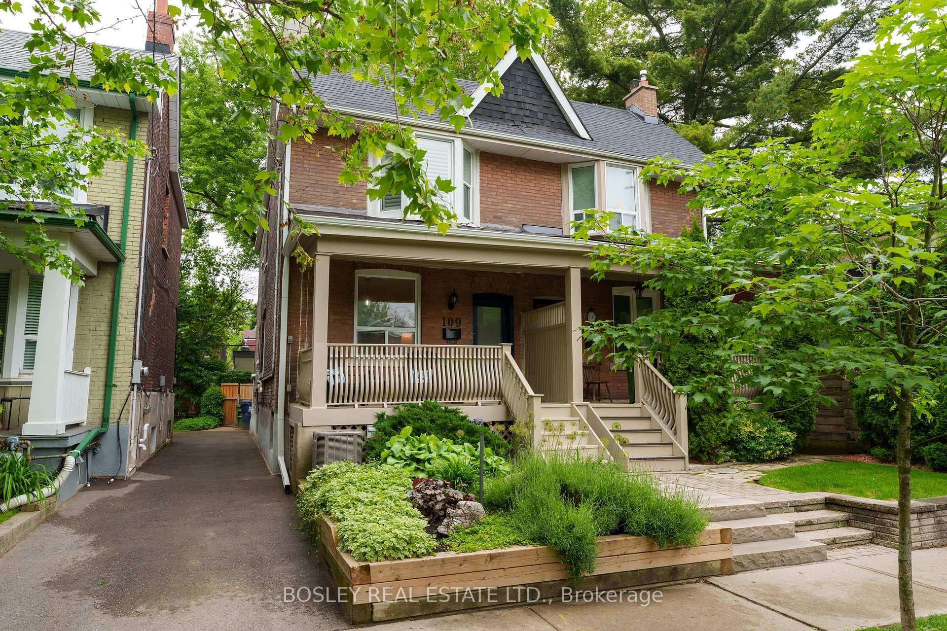 109 Gillard Avenue, Toronto E01