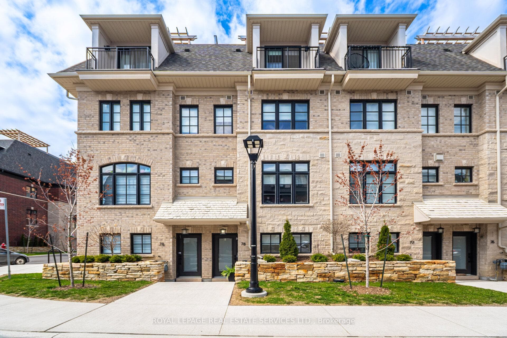 15 Lunar Crescent Unit 78, Mississauga, ON L5M 2R6 - Photo 1