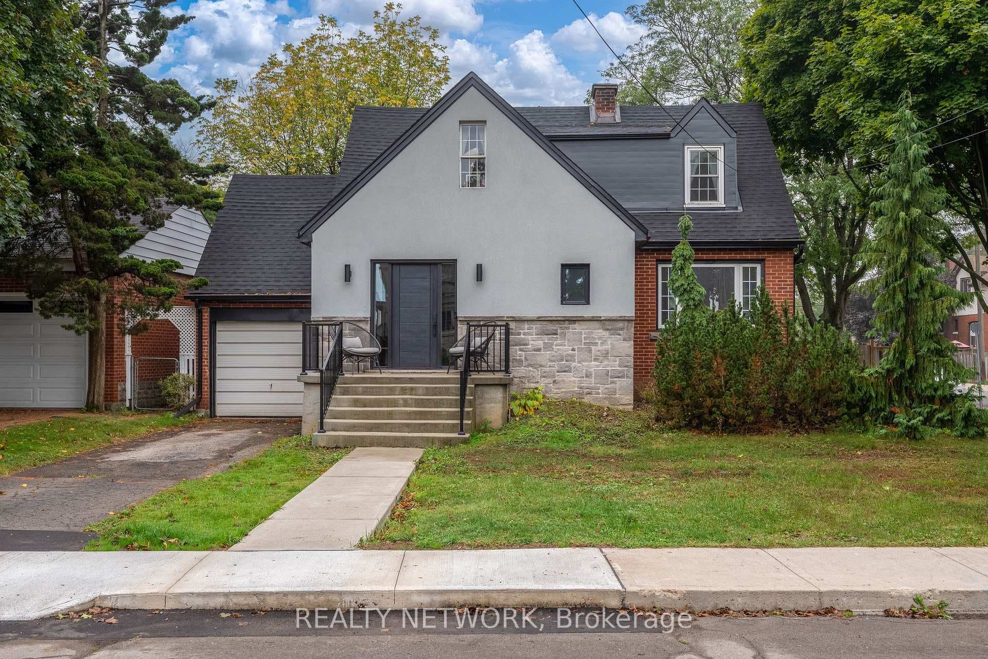 68 Mountain Park Avenue, Hamilton, ON L9A 1A3 - Photo 1