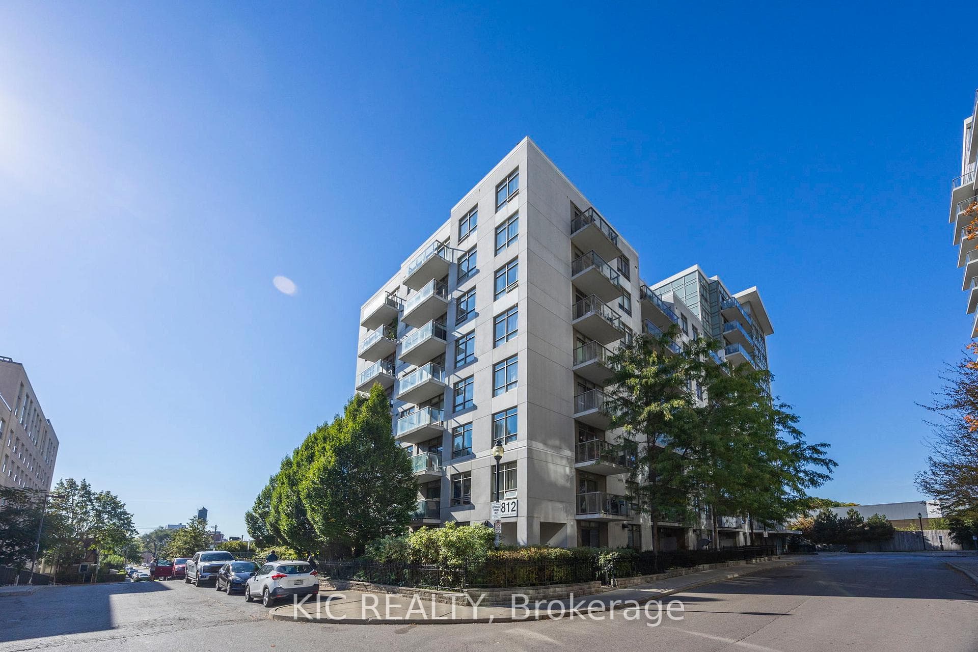 812 Lansdowne Avenue Unit 901, Bloor West Village / Swansea, ON M6H 4K5 - Photo 1