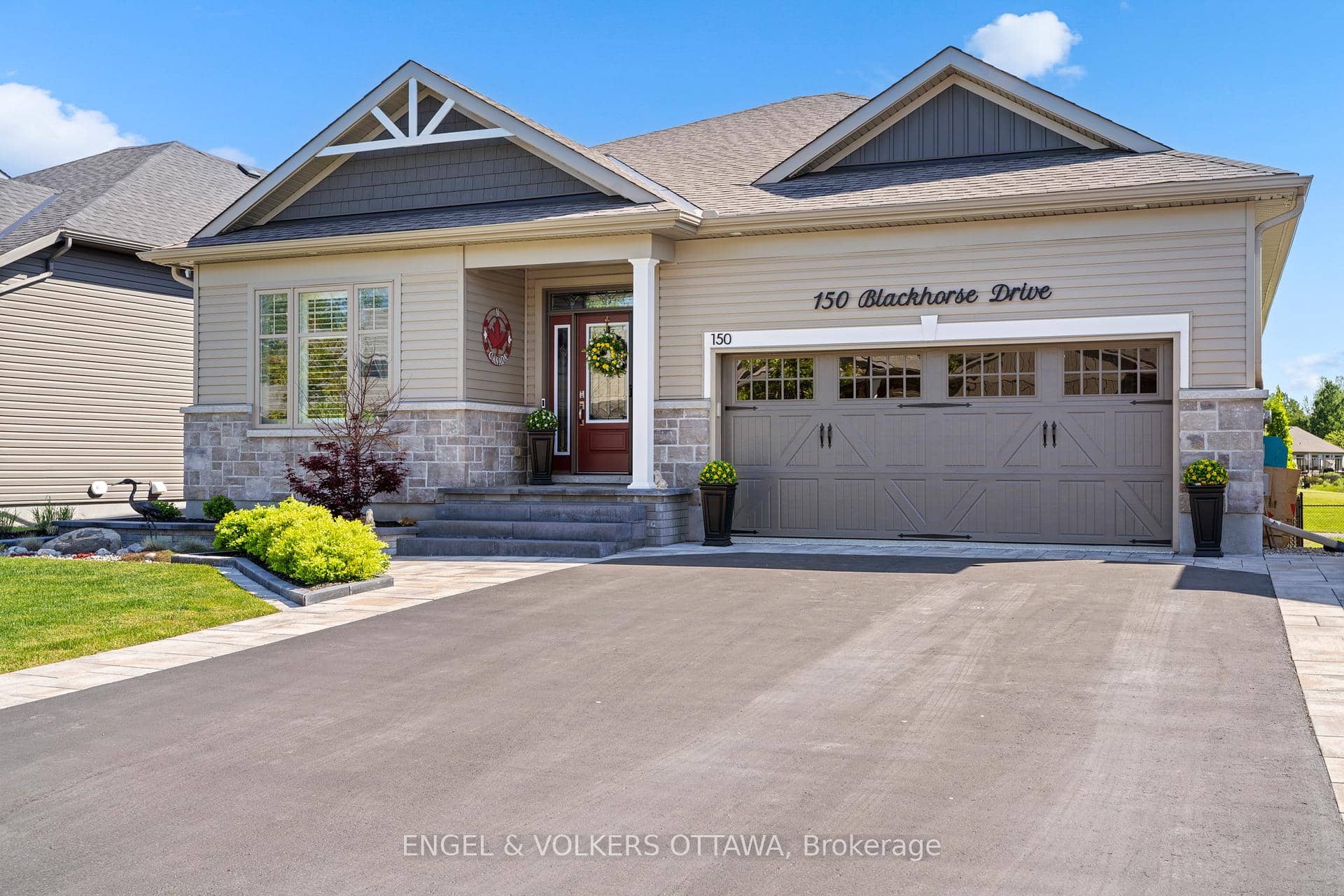 150 Blackhorse Drive, North Grenville