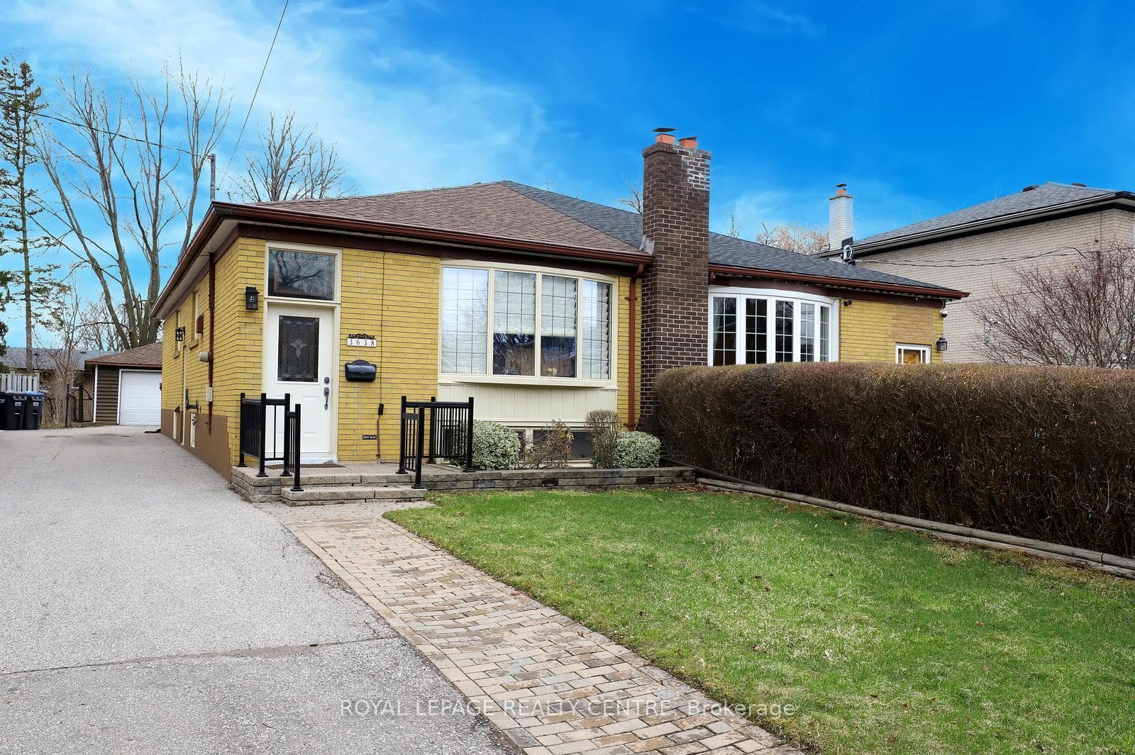 3638 Anniversary Road, Mississauga, ON L5C 2G1 - Photo 1