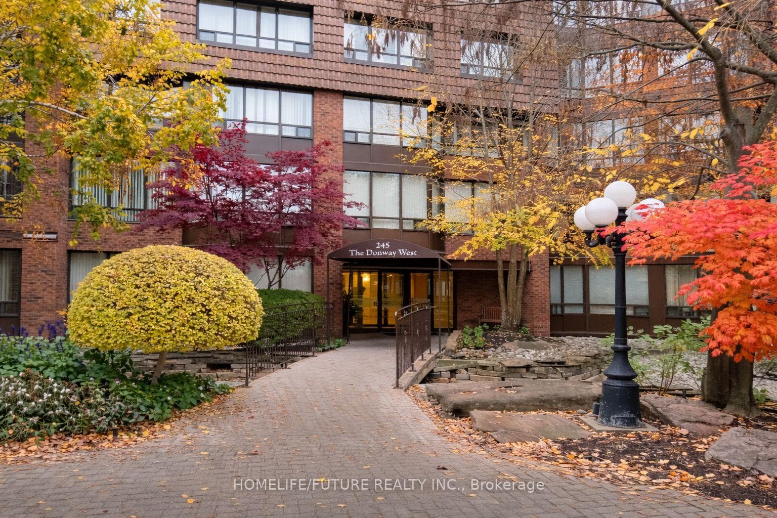 245 The Don Way Unit 112, Don Mills / Parkwoods / Victoria Village, ON M3B 3M2 - Photo 1
