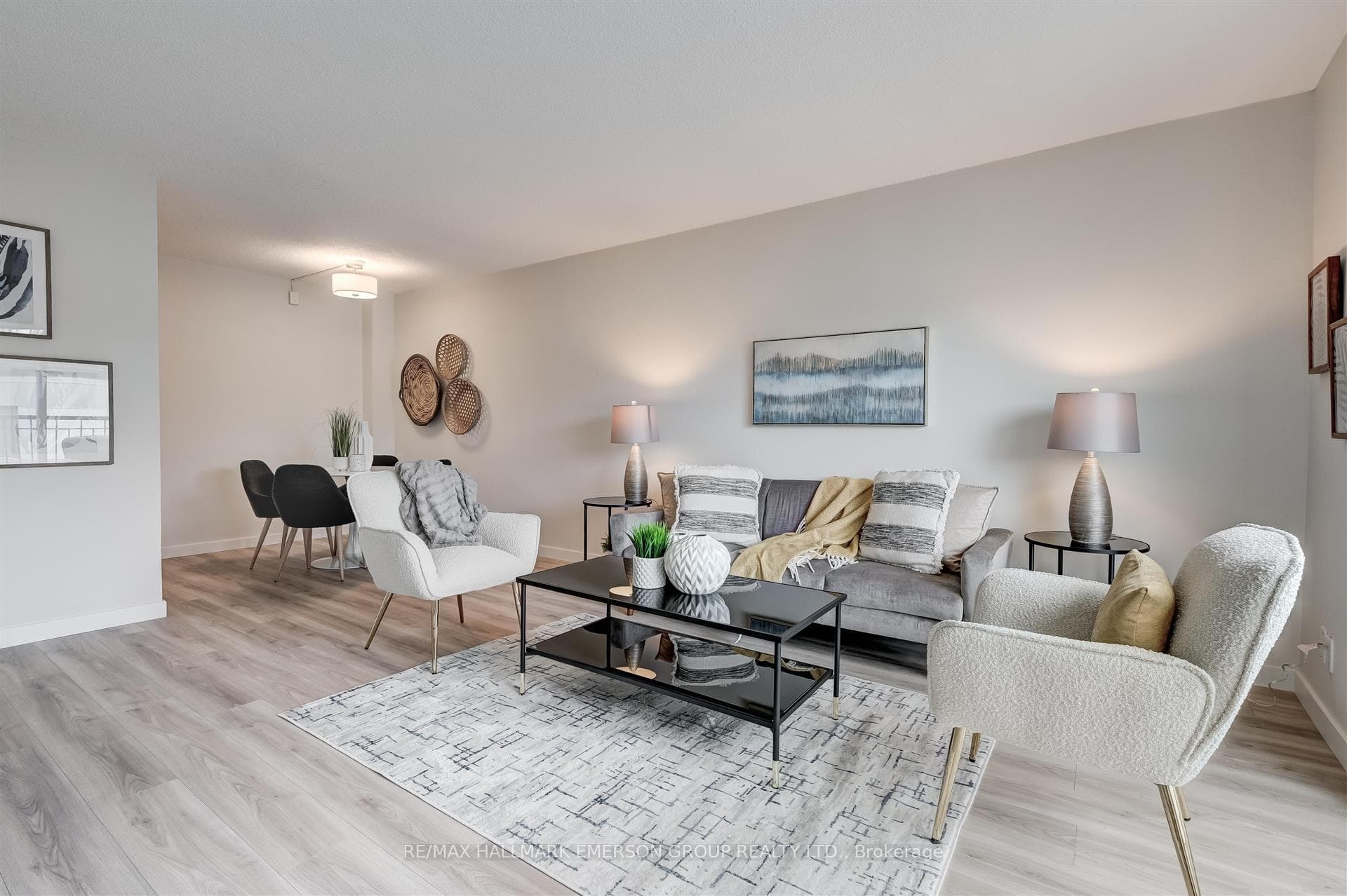 61 Main Street Unit 403, The Beaches / Upper Beaches, ON M4E 2V6 - Photo 1