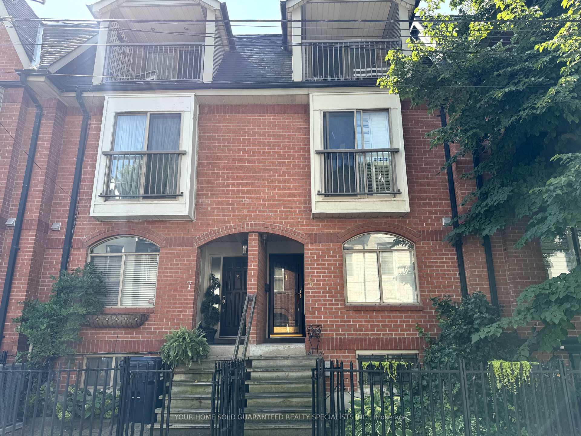 5 Wascana Avenue, Regent Park / Cabbagetown / St. James Town, ON M5A 1V6 - Photo 1
