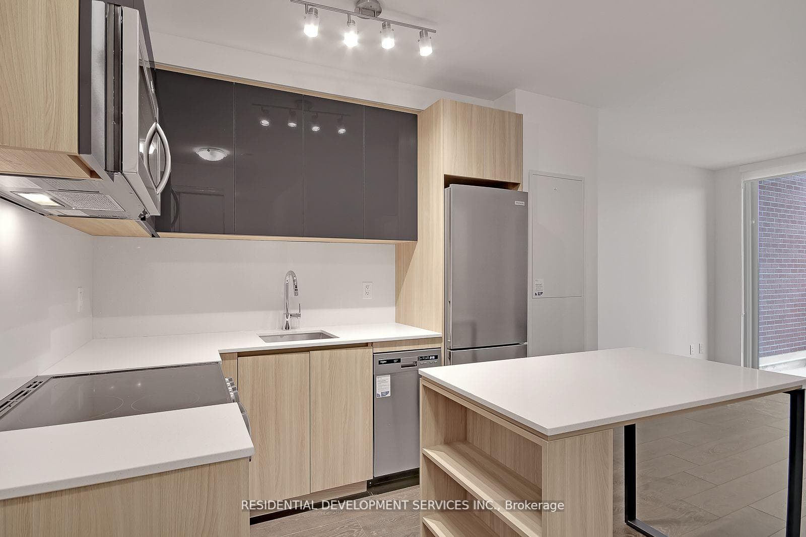 3100 Keele Street Unit 510, Downsview / Black Creek, ON M3M 0E1 - Photo 1