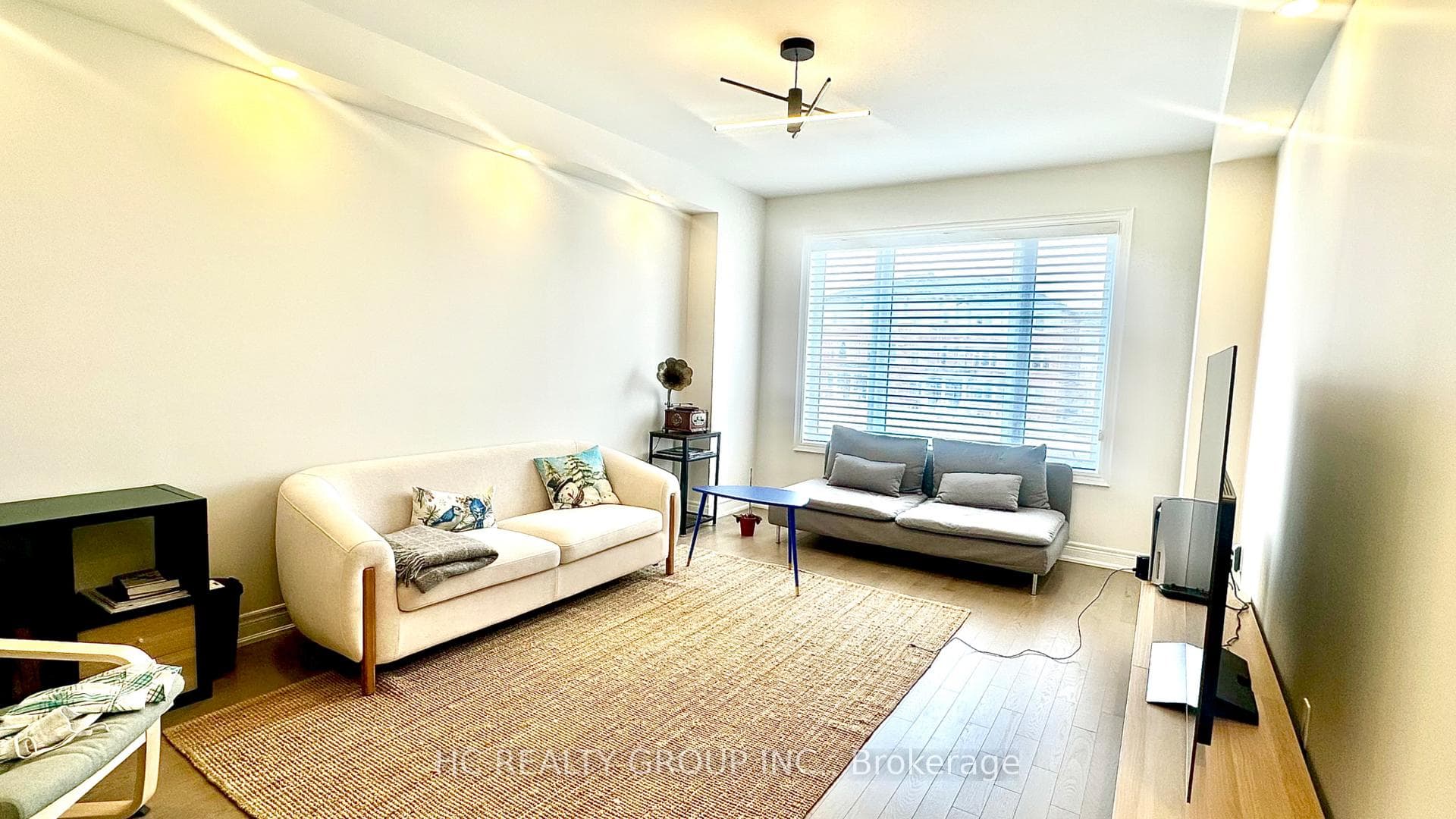 2852 Whites Road, Pickering, ON L1X 0R6 - Photo 1