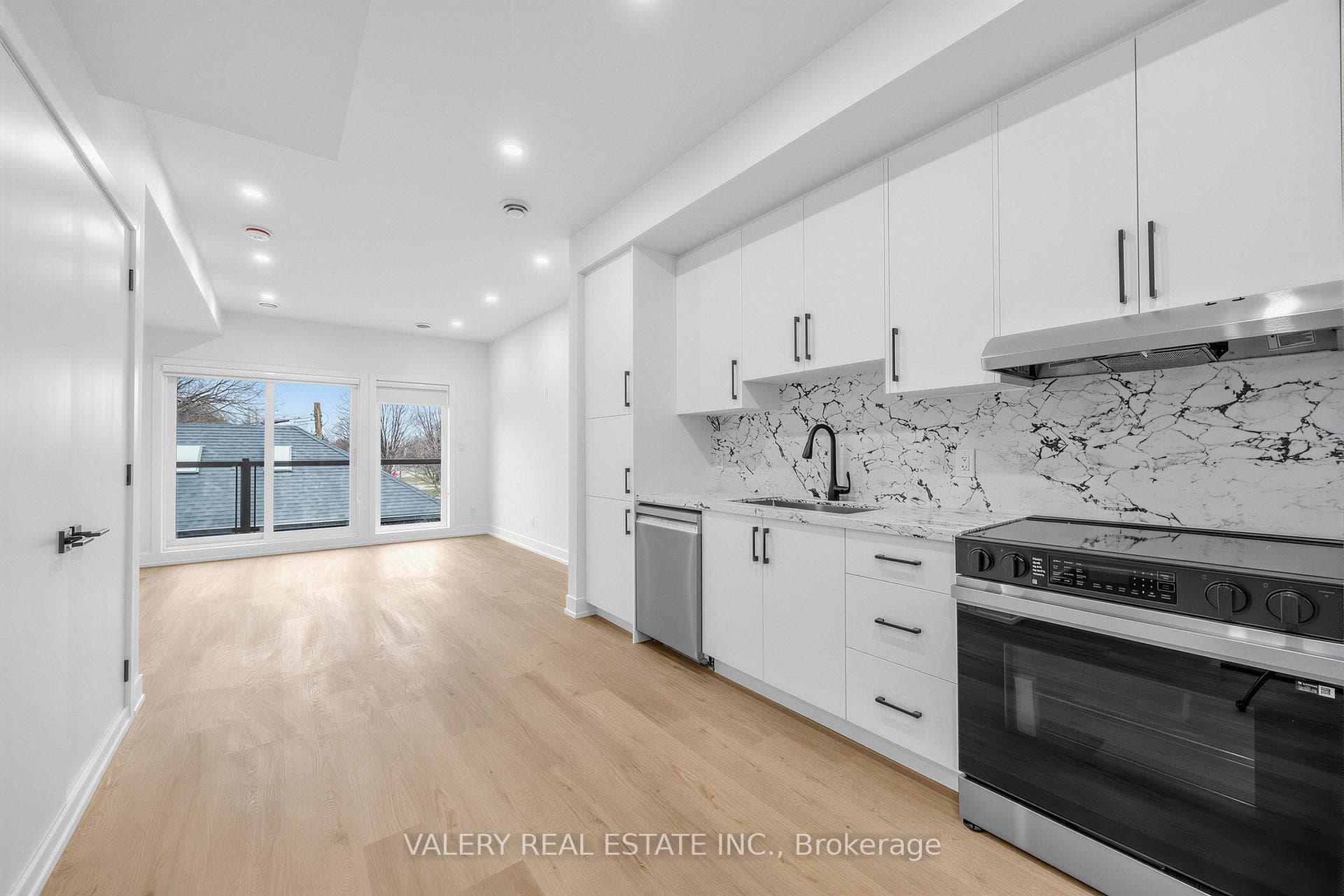 Kitchen/Dining