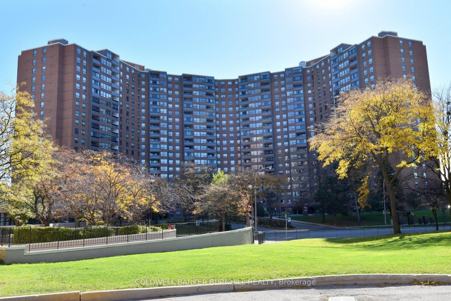 627 The West Mall N/A Unit 802, Toronto W08