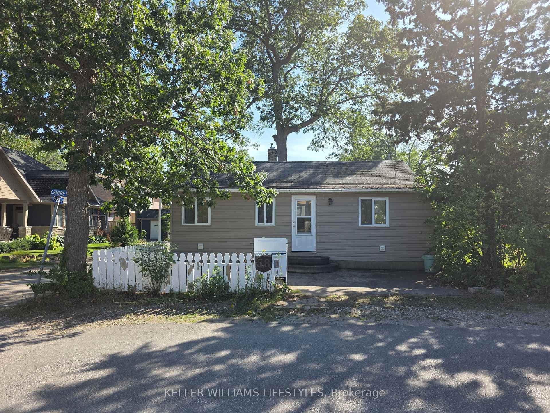 58 Centre Street, Lambton Shores, ON N0M 1T0 - Photo 1