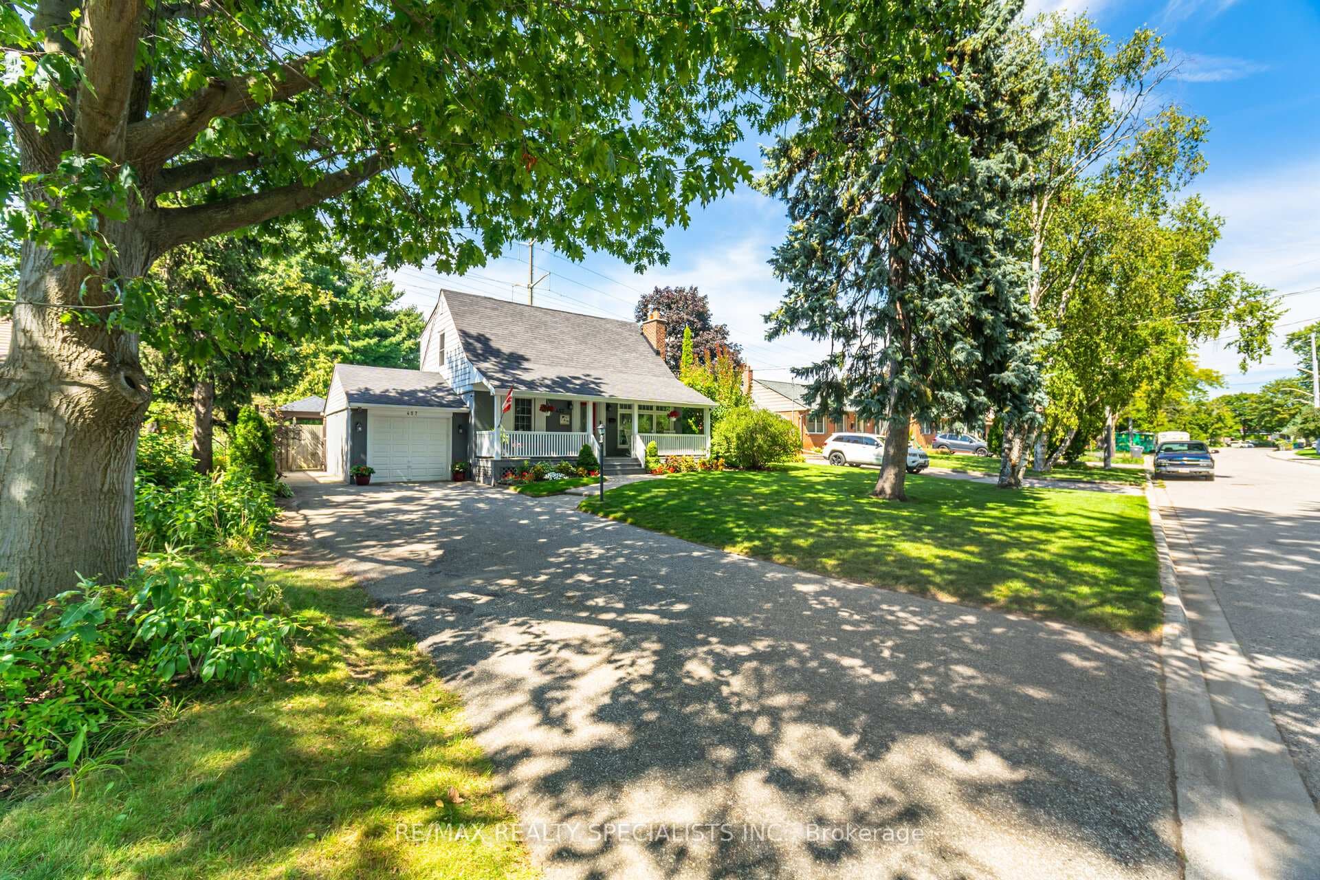 457 Selsey Drive, Mississauga, ON L5A 1B7 - Photo 1