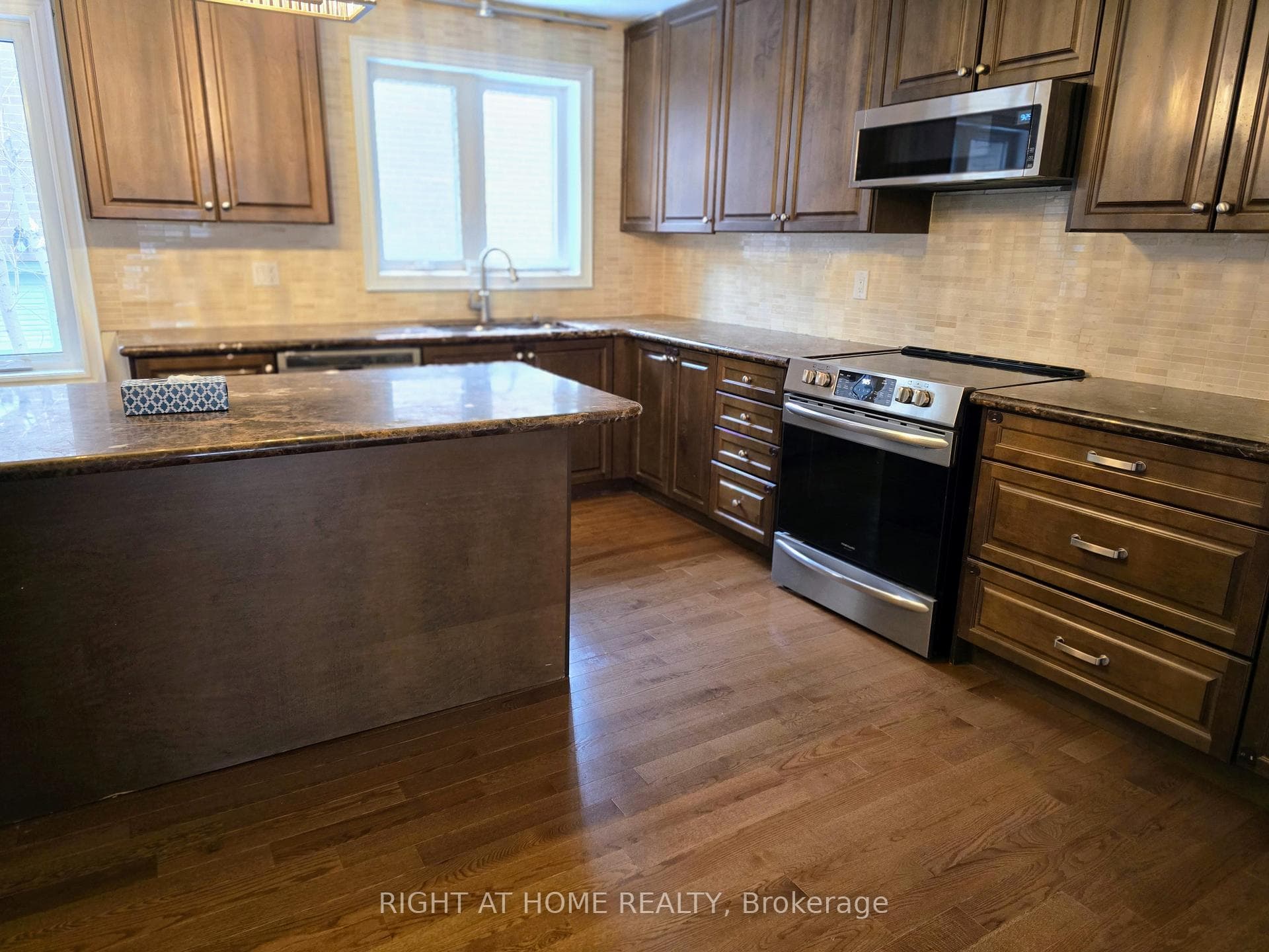 7 Foursome Crescent, Bridle Path / York Mills / Hoggs Hollow, ON M2P 1W1 - Photo 1