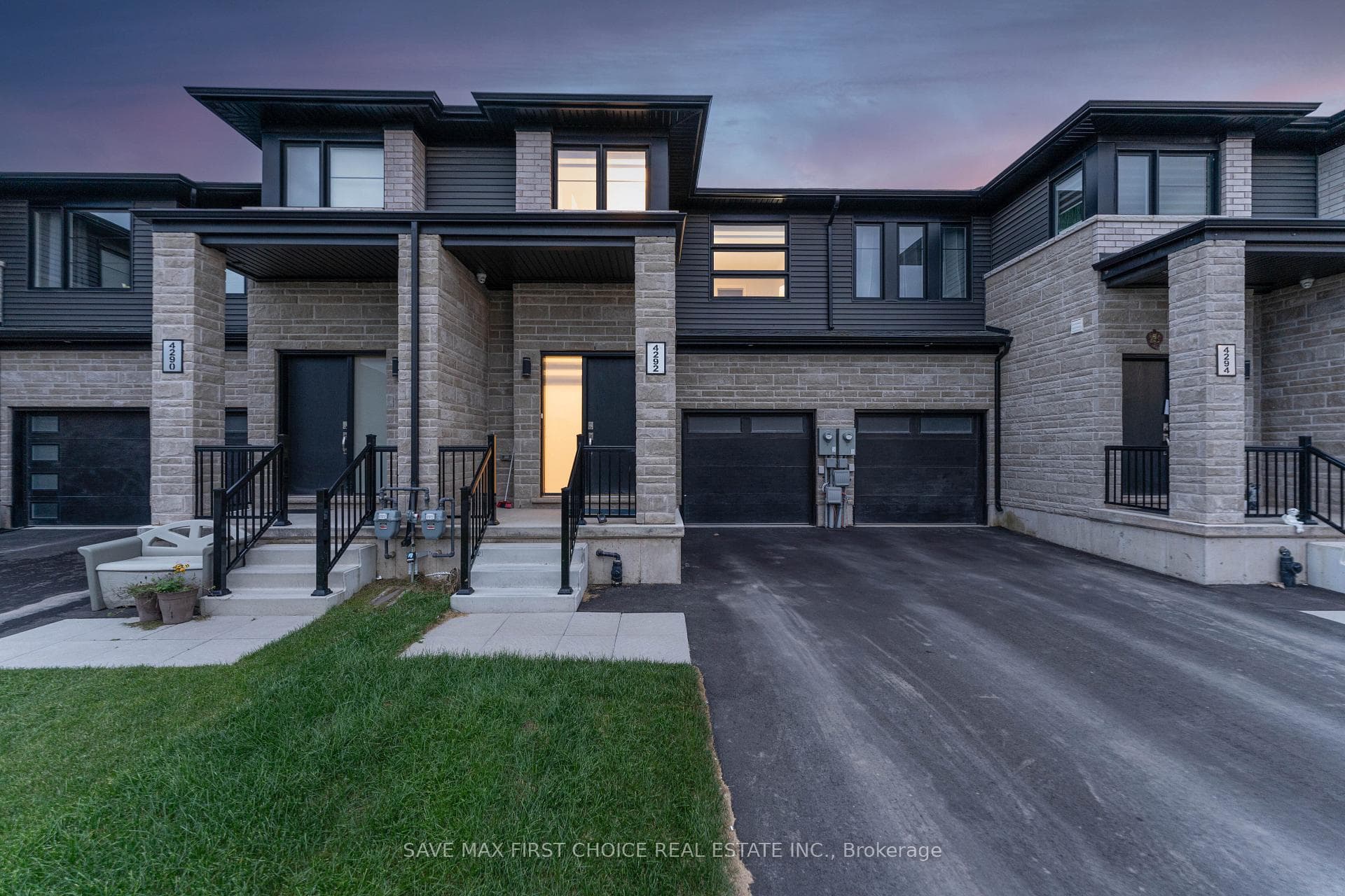 4292 Shuttleworth Drive, Niagara Falls