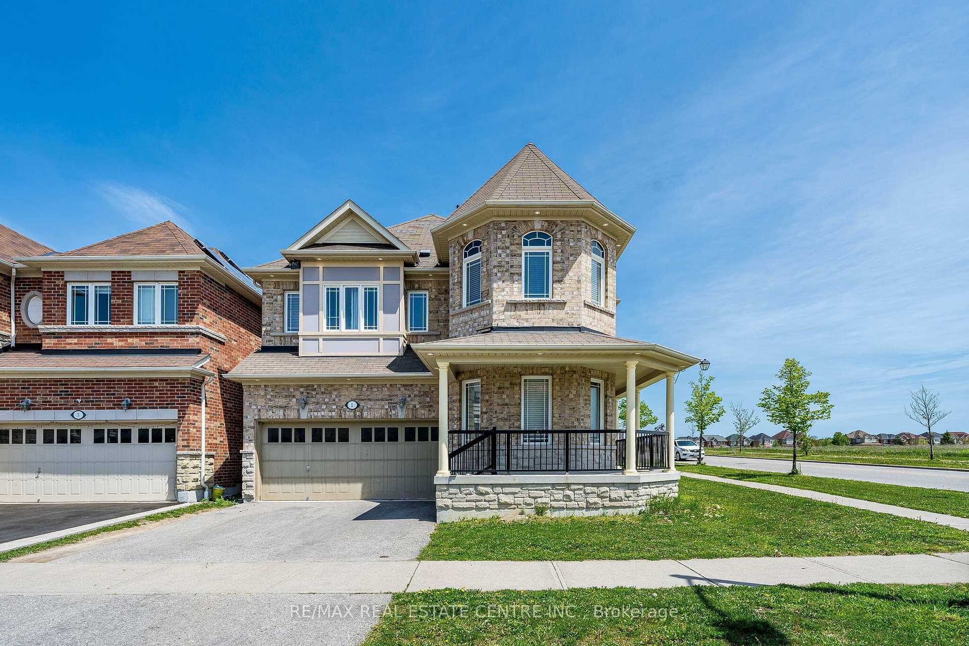 1 Arfield Avenue, Ajax