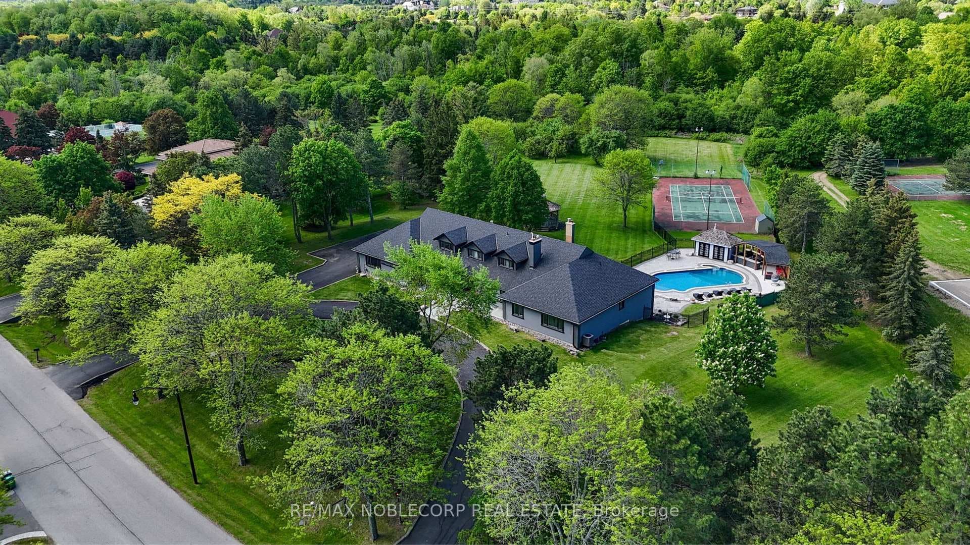 14 Bowman Avenue, Brampton, ON L6P 0X5 - Photo 1