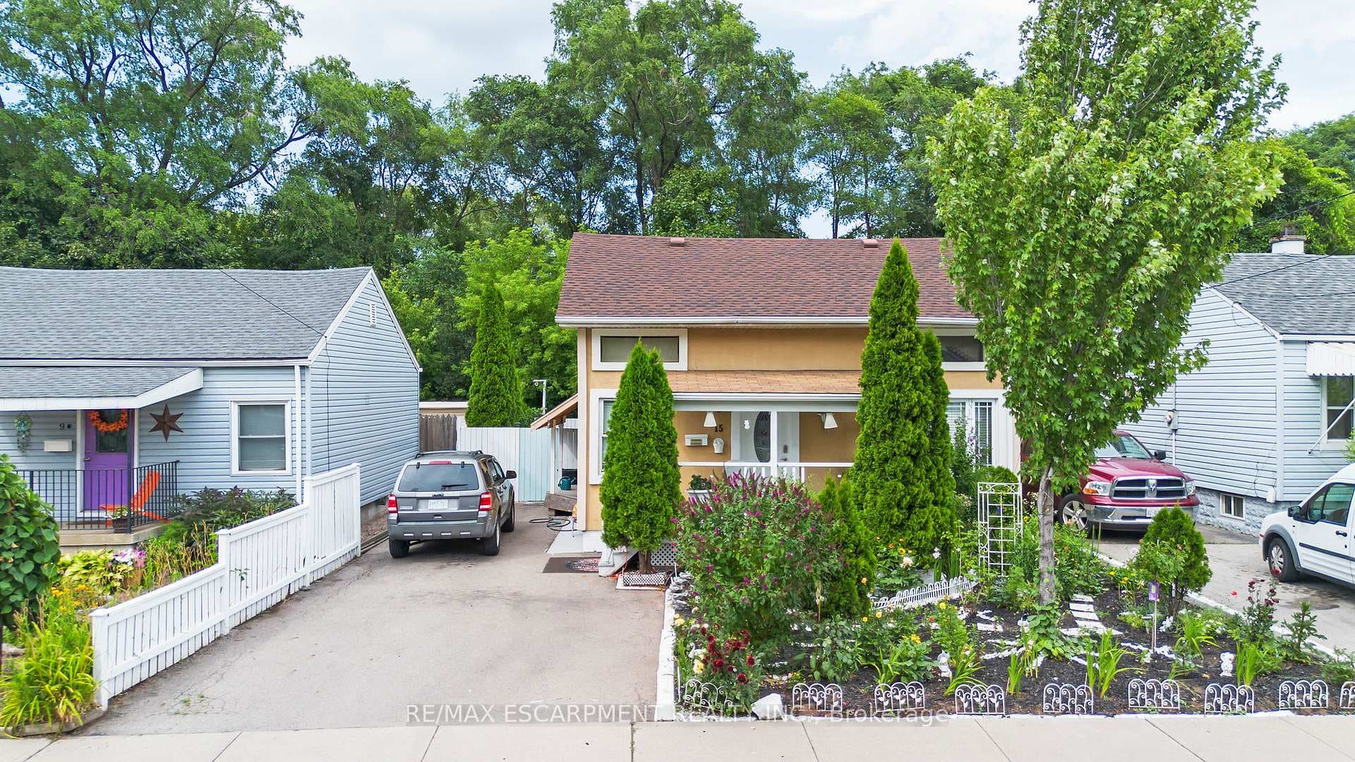 15 Dalhousie Avenue, Hamilton, ON L8L 3J4 - Photo 1