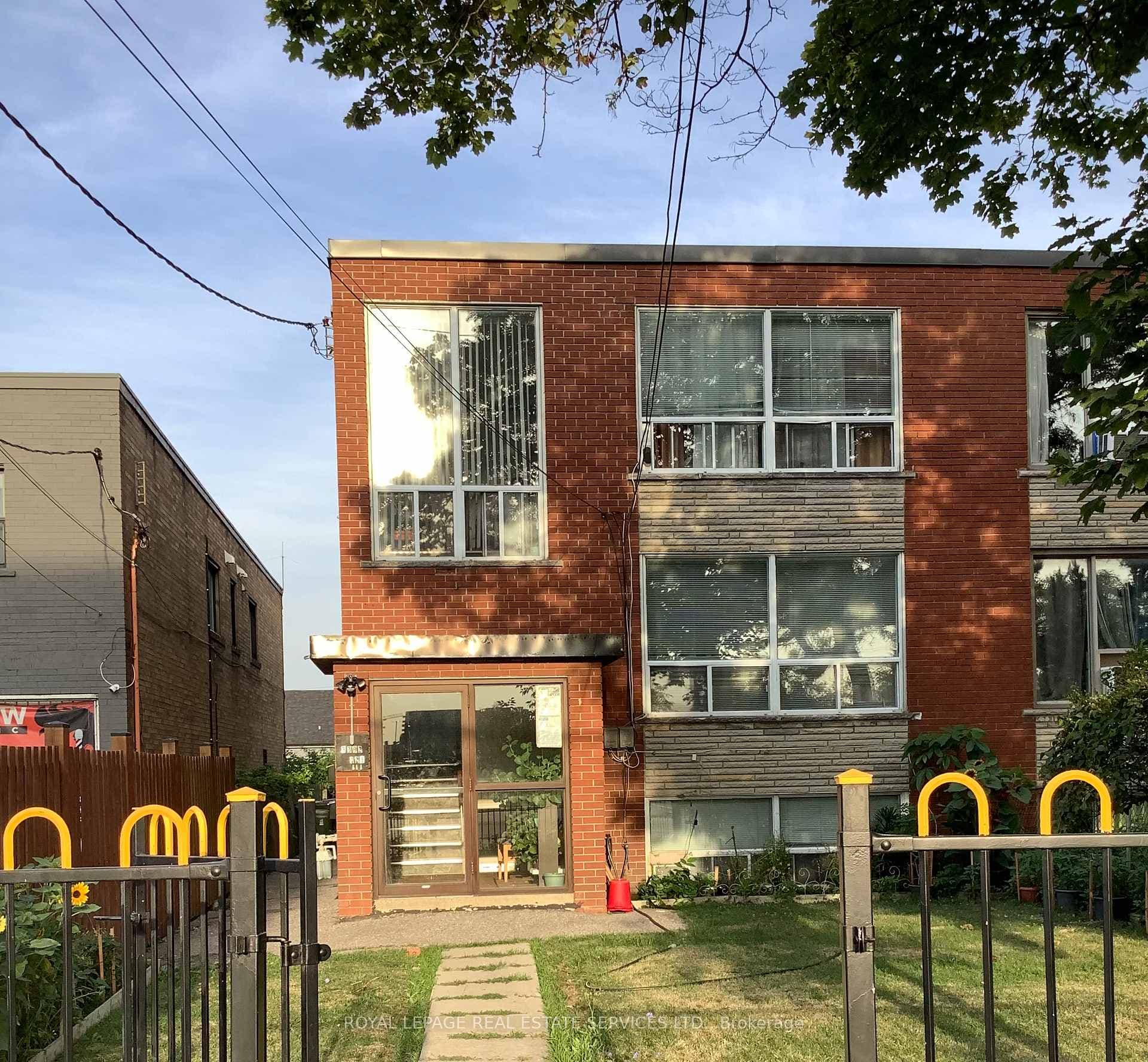 3602 Dufferin Street, Downsview / Black Creek, ON M6A 2T2 - Photo 1