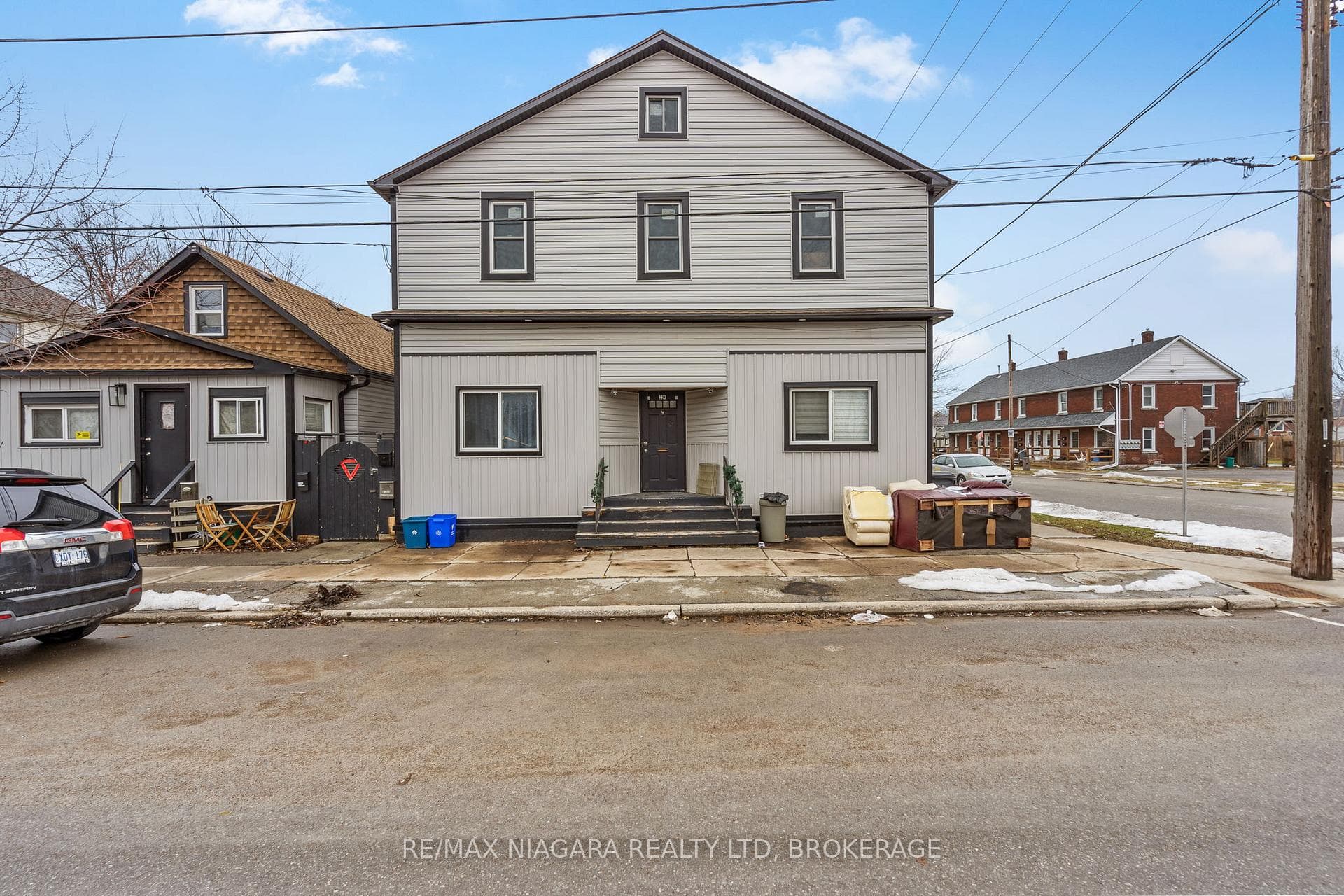224 Mitchell Street, Port Colborne, ON L3K 1Y3 - Photo 1