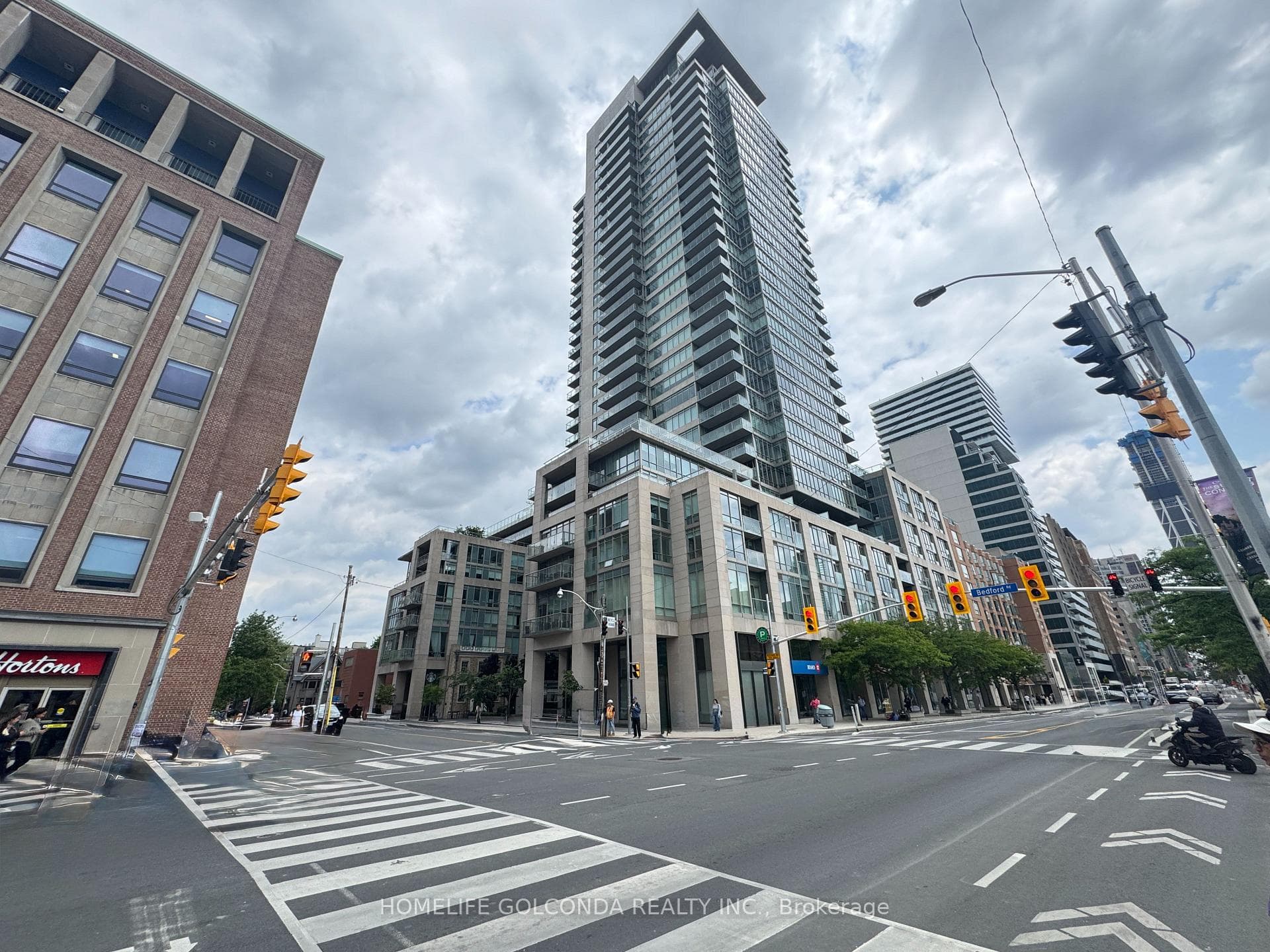 1 Bedford Road Unit 816, Annex / Yorkville / Summerhill, ON M5R 2J7 - Photo 1