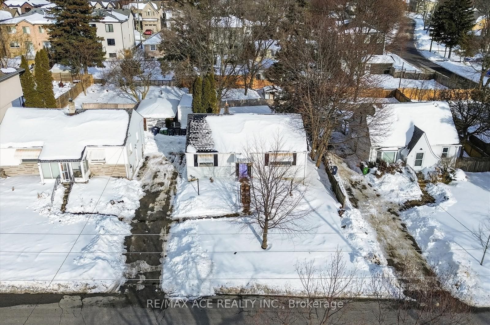 73 Brooklawn Avenue, Scarborough Town Centre, ON M1M 2P7 - Photo 1