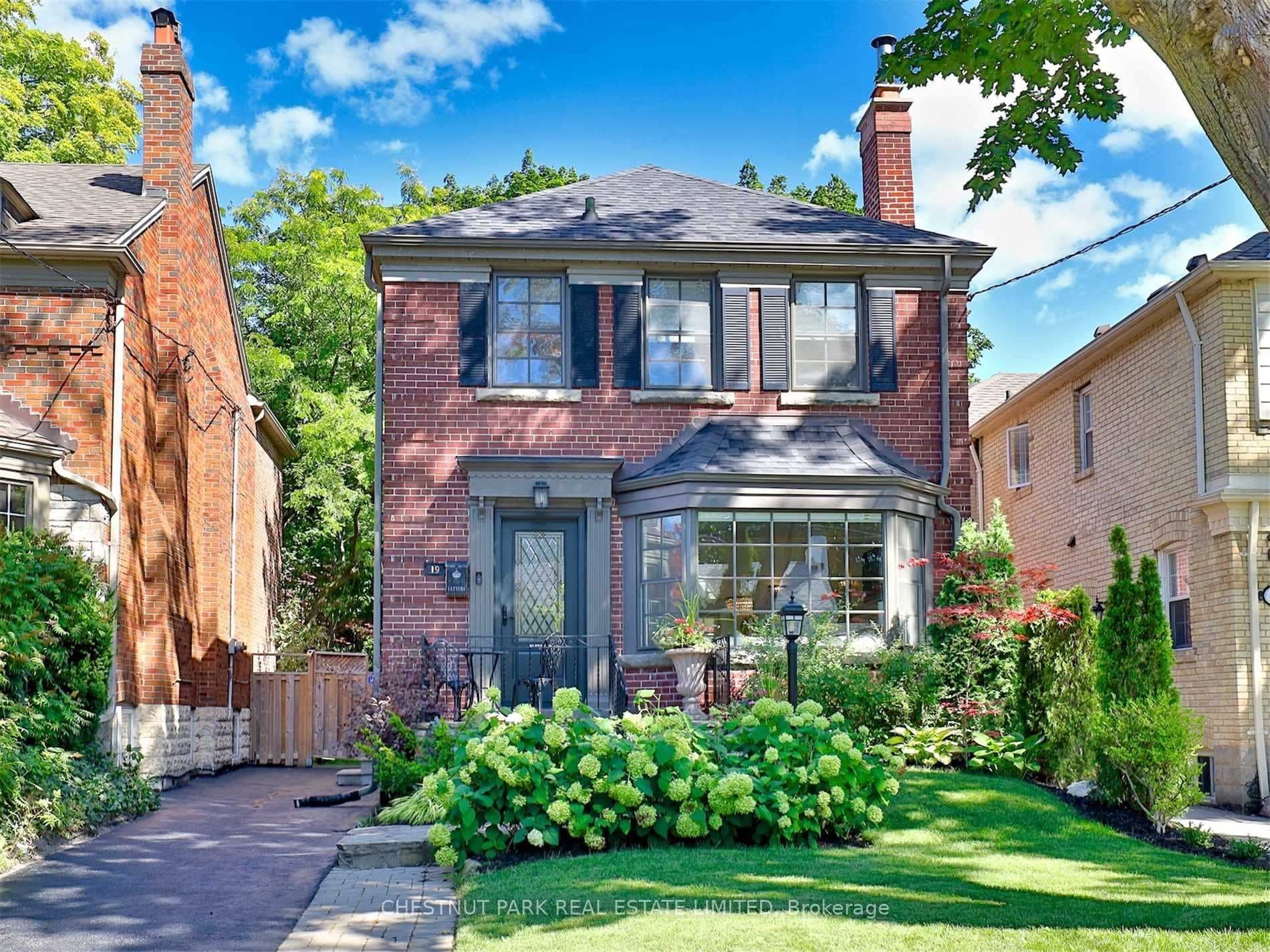 19 Heather Road, Flemingdon Park / Don Mills, ON M4G 3G2 - Photo 1