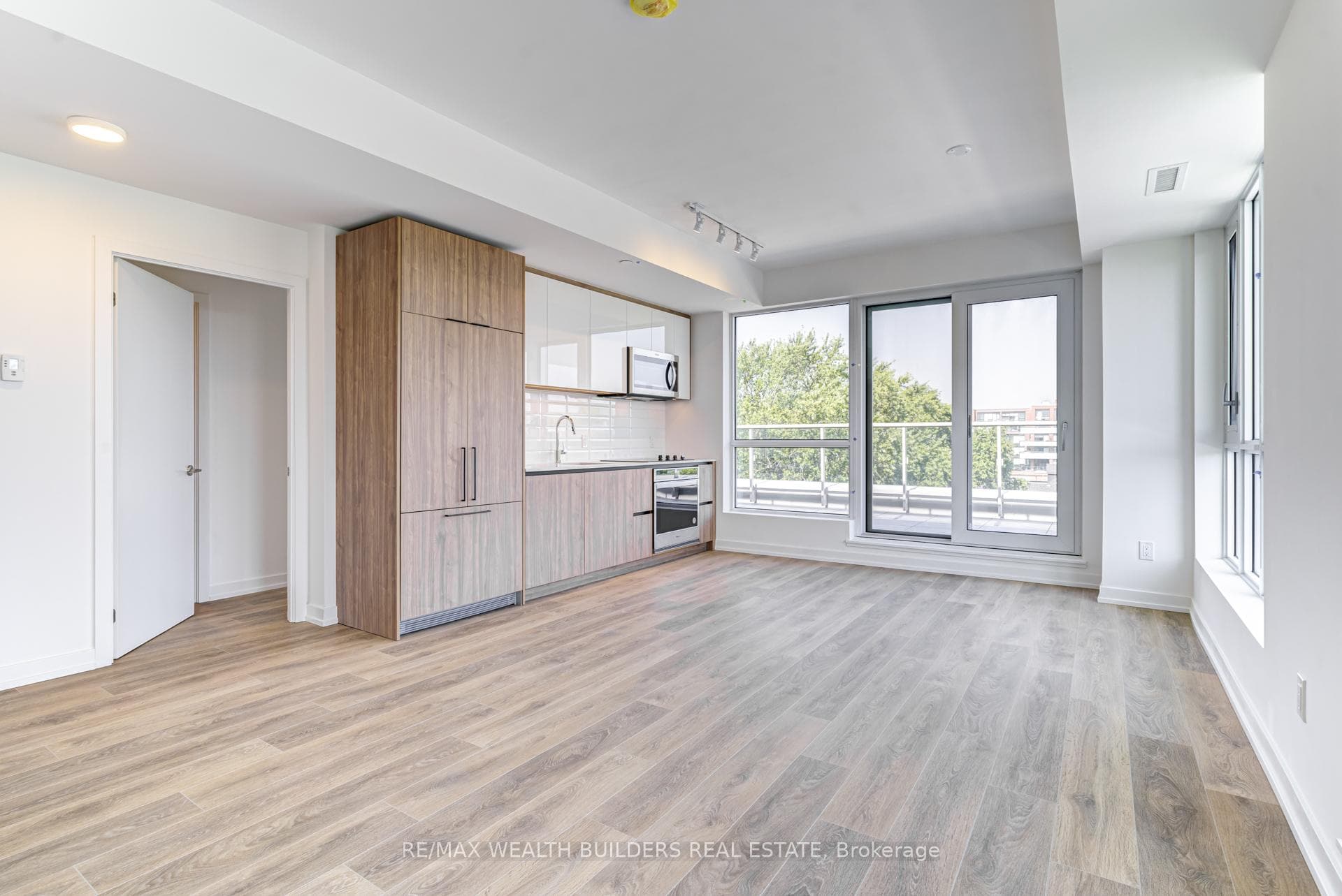 150 Logan Avenue Unit 627, Riverdale / Leslieville, ON M4M 0E4 - Photo 1