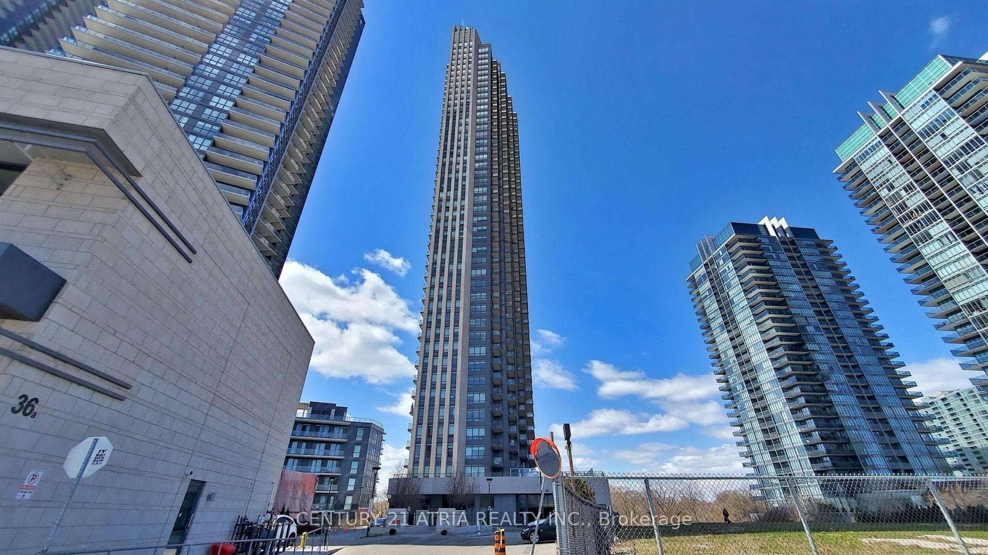 36 Park Lawn Road Unit 3210, Liberty Village / Parkdale / South Parkdale, ON M8Y 0E5 - Photo 1