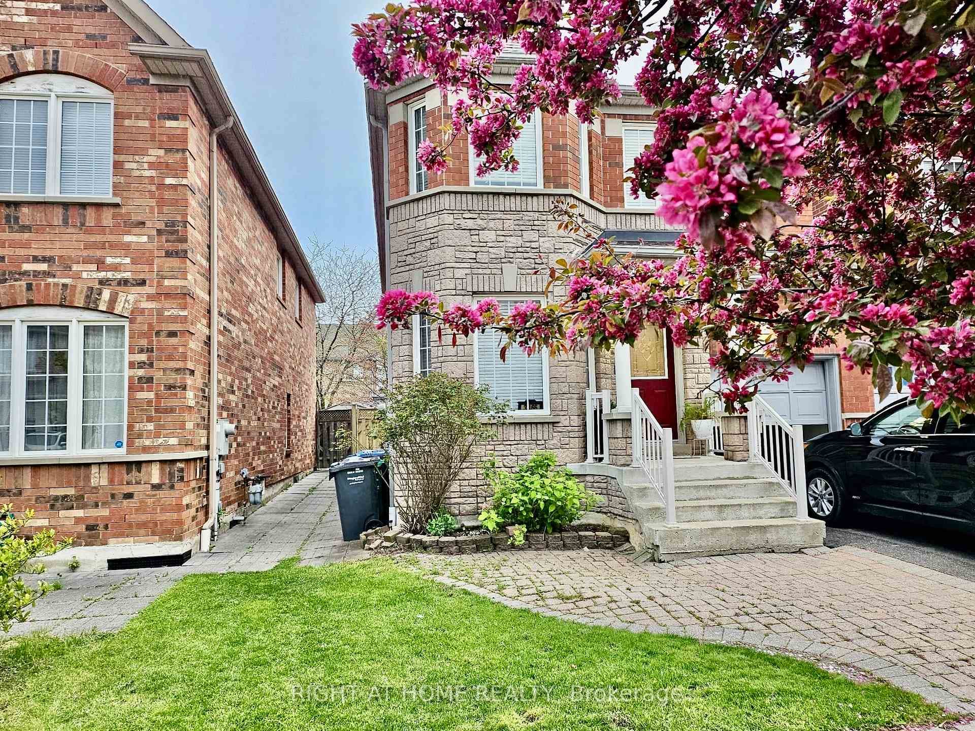 3366 Covent Crescent, Mississauga, ON L5M 7K6 - Photo 1
