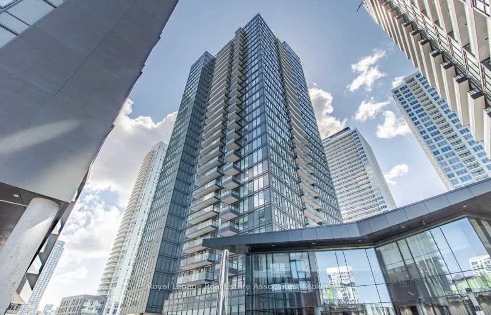 70 Queens Wharf Road Unit 601, Downtown Toronto / Waterfront, ON M5V 0J2 - Photo 1