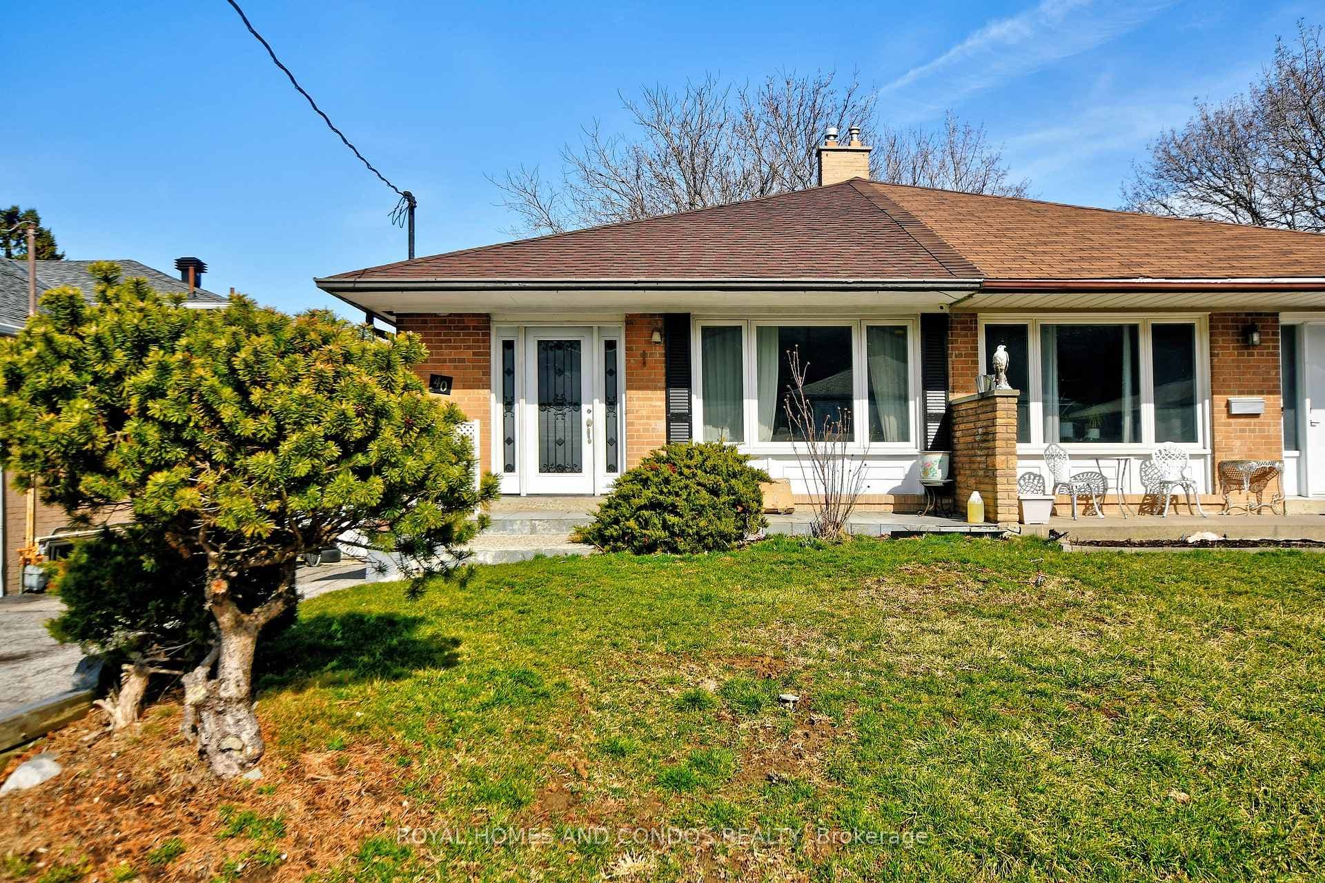 40 Pender Crescent Unit Lower, Scarborough Village / Eglinton East, ON M1T 2M7 - Photo 1