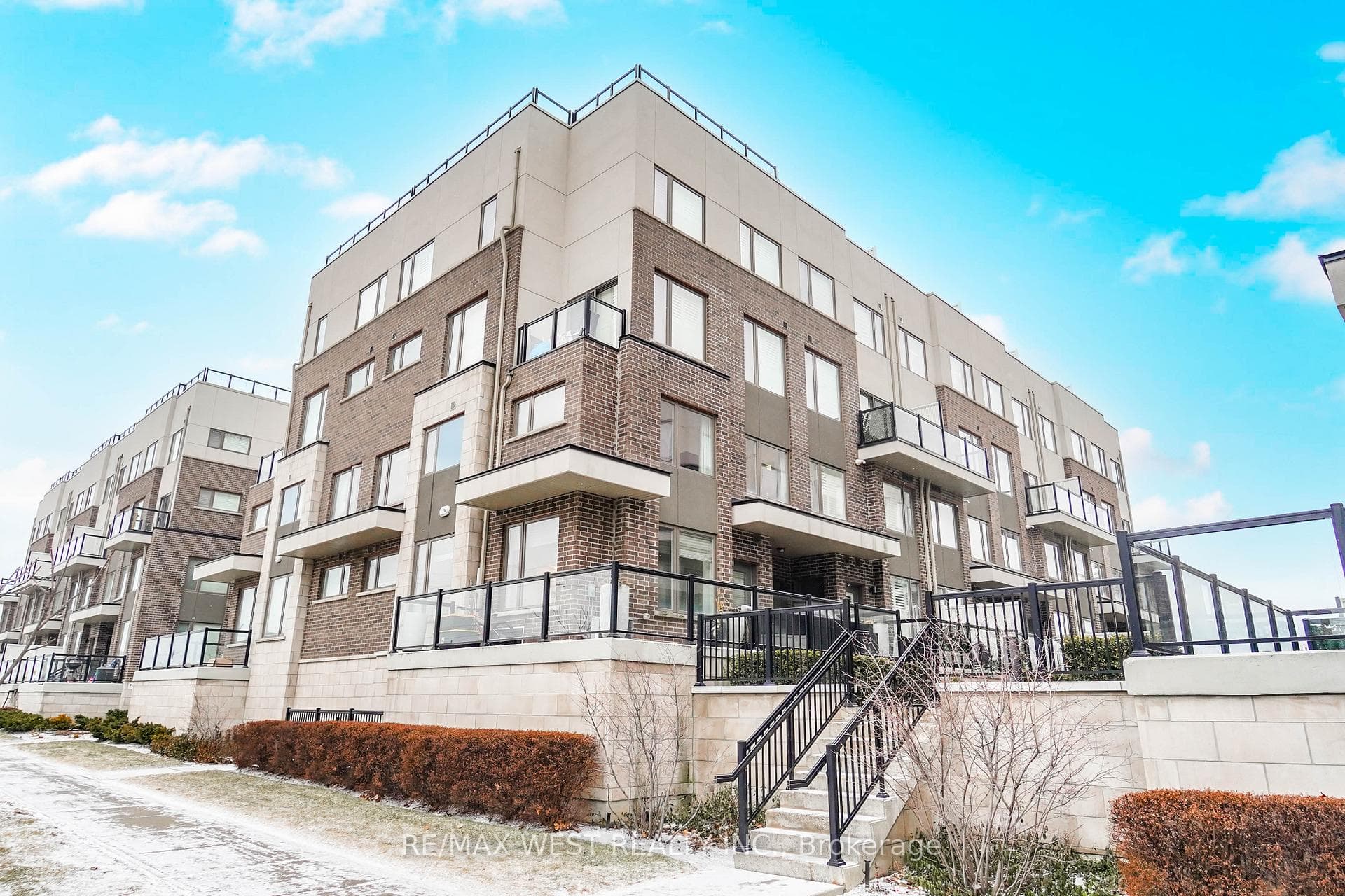 1460 Whites Road Unit 211, Pickering, ON L1V 0E8 - Photo 1